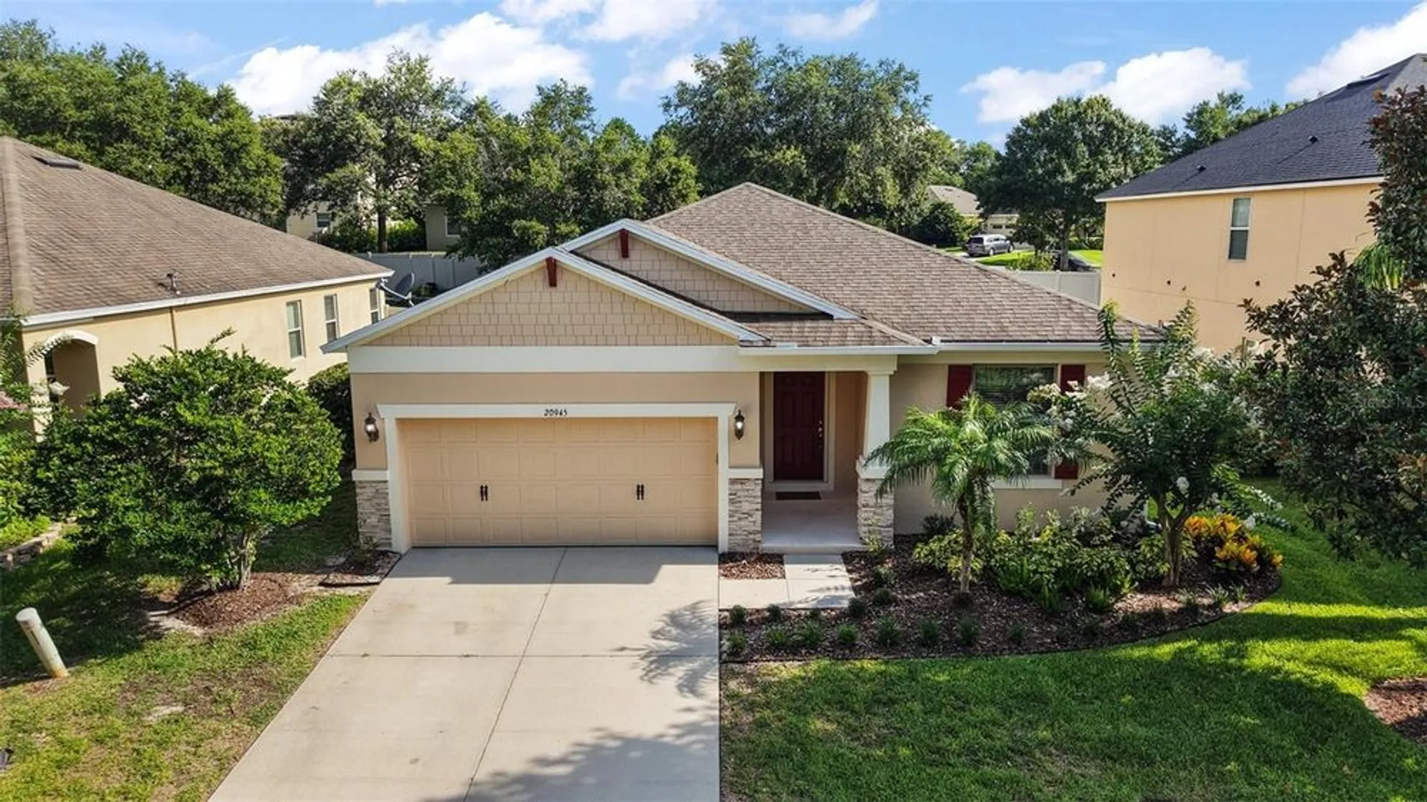 Property Slideshow image 29 of 37 | 20945 oldenburg loop, Mount Dora, FL, 32757