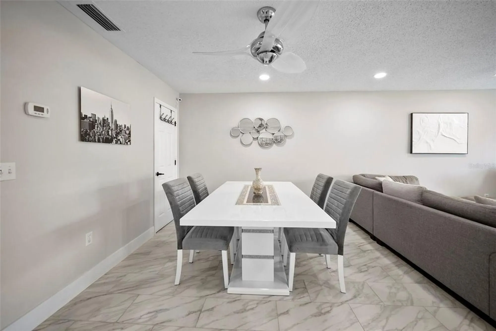 Property Slideshow image 11 of 27 | 19029 us highway 19 n apt 6-16, Clearwater, FL, 33764
