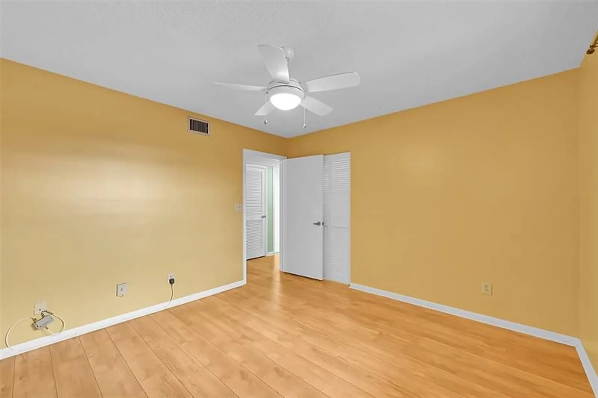 Property Slideshow image 28 of 64 | 4940 e sabal palm blvd apt 202, Tamarac, FL, 33319