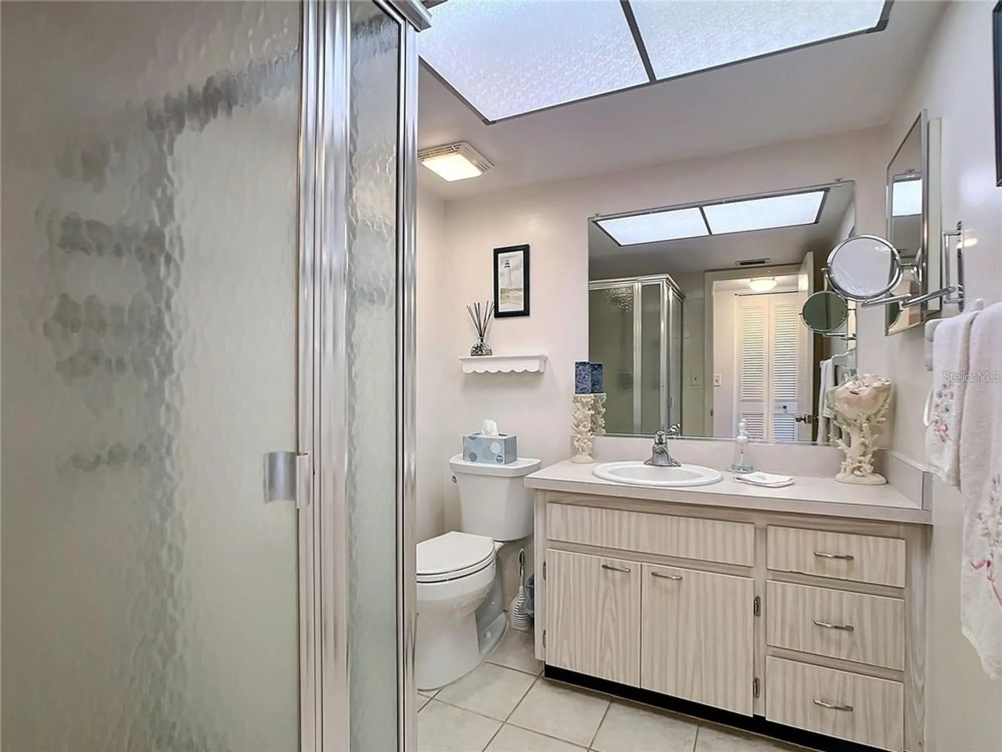 Property Slideshow image 24 of 36 | 19029 us highway 19 n apt 9-301, Clearwater, FL, 33764