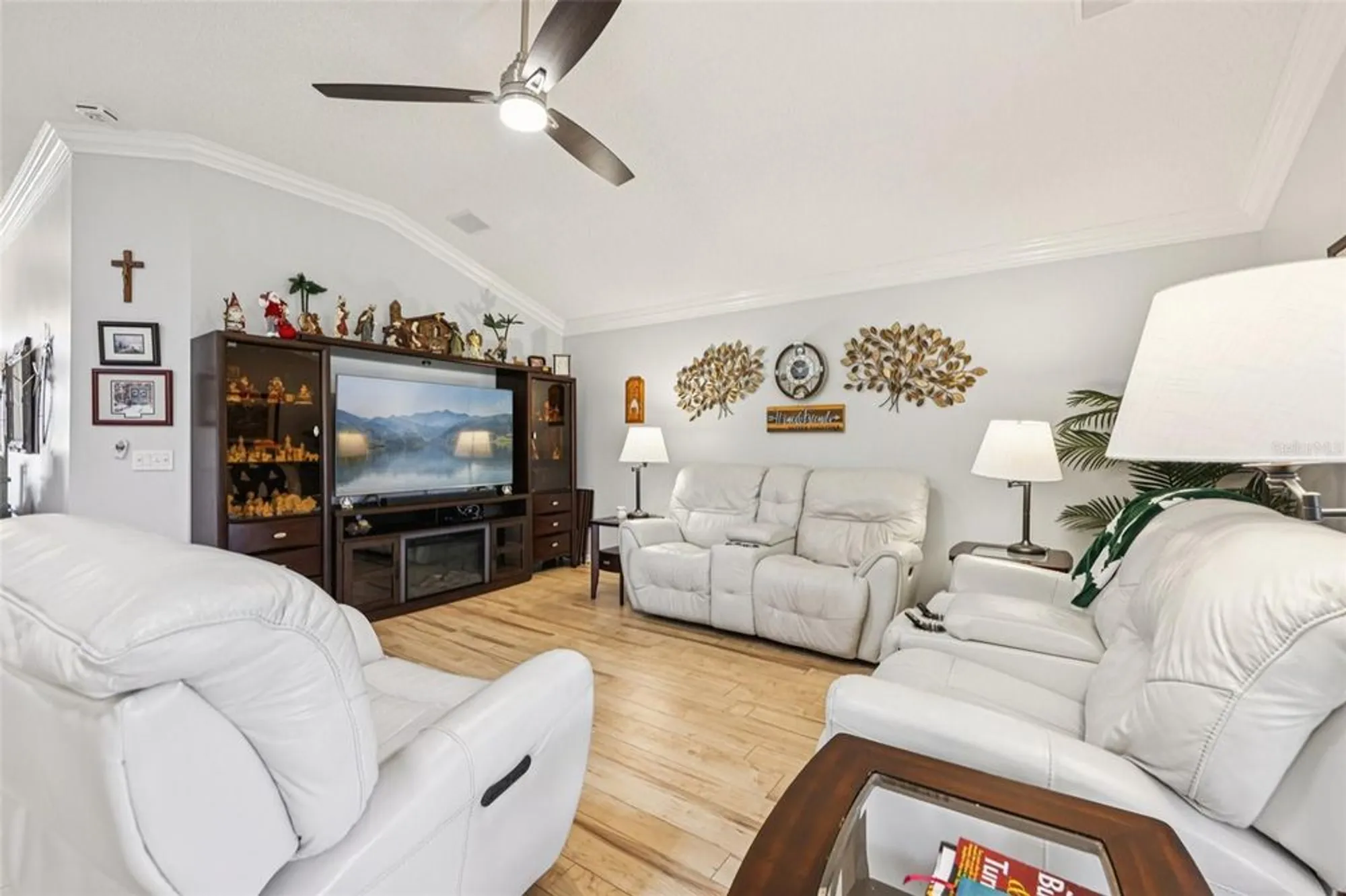 Property Slideshow image 9 of 69 | 2012 santo domingo dr, The Villages, FL, 32159