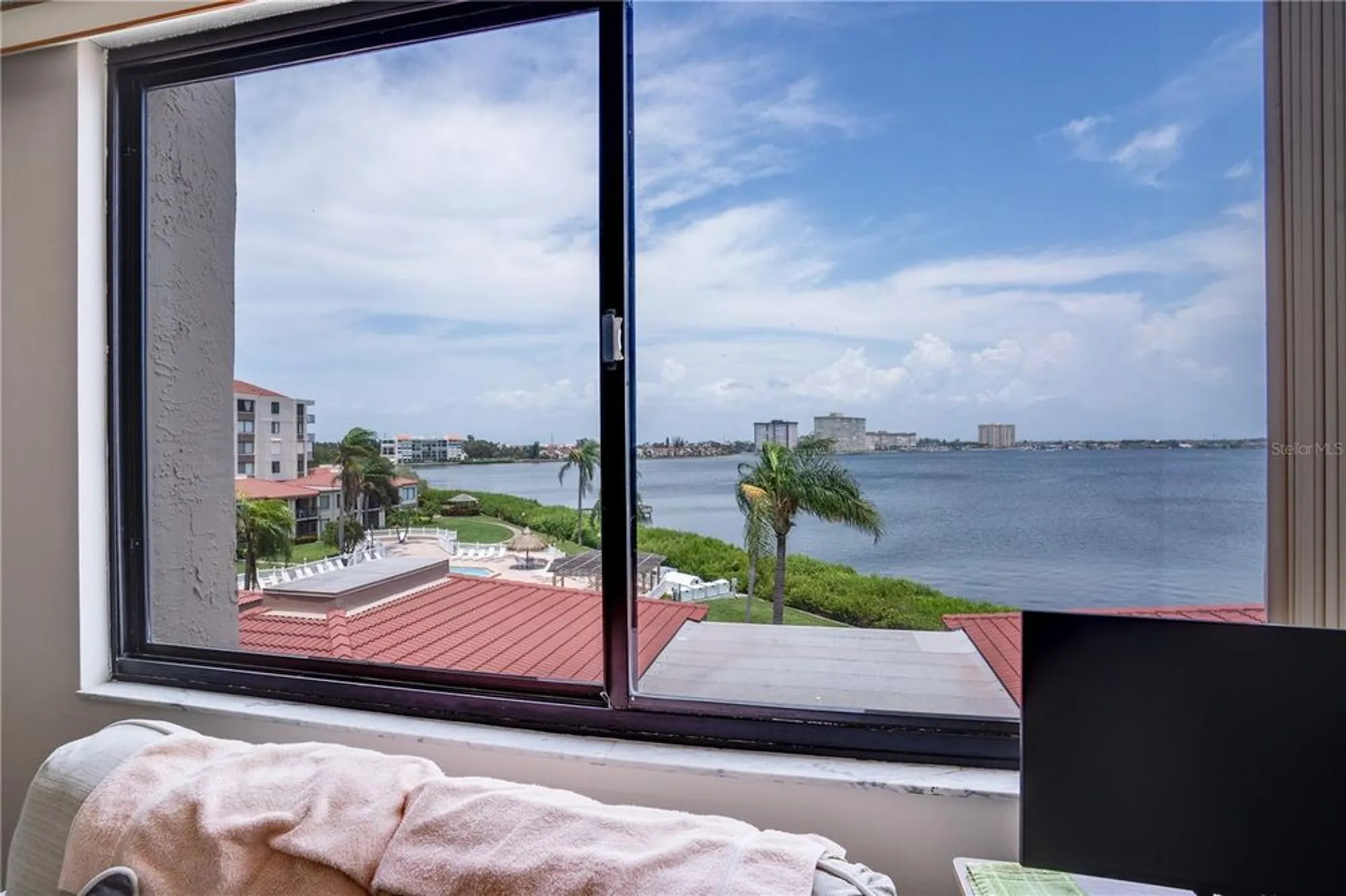 Property Slideshow image 3 of 37 | 6268 palma del mar blvd s apt 407, St Petersburg, FL, 33715