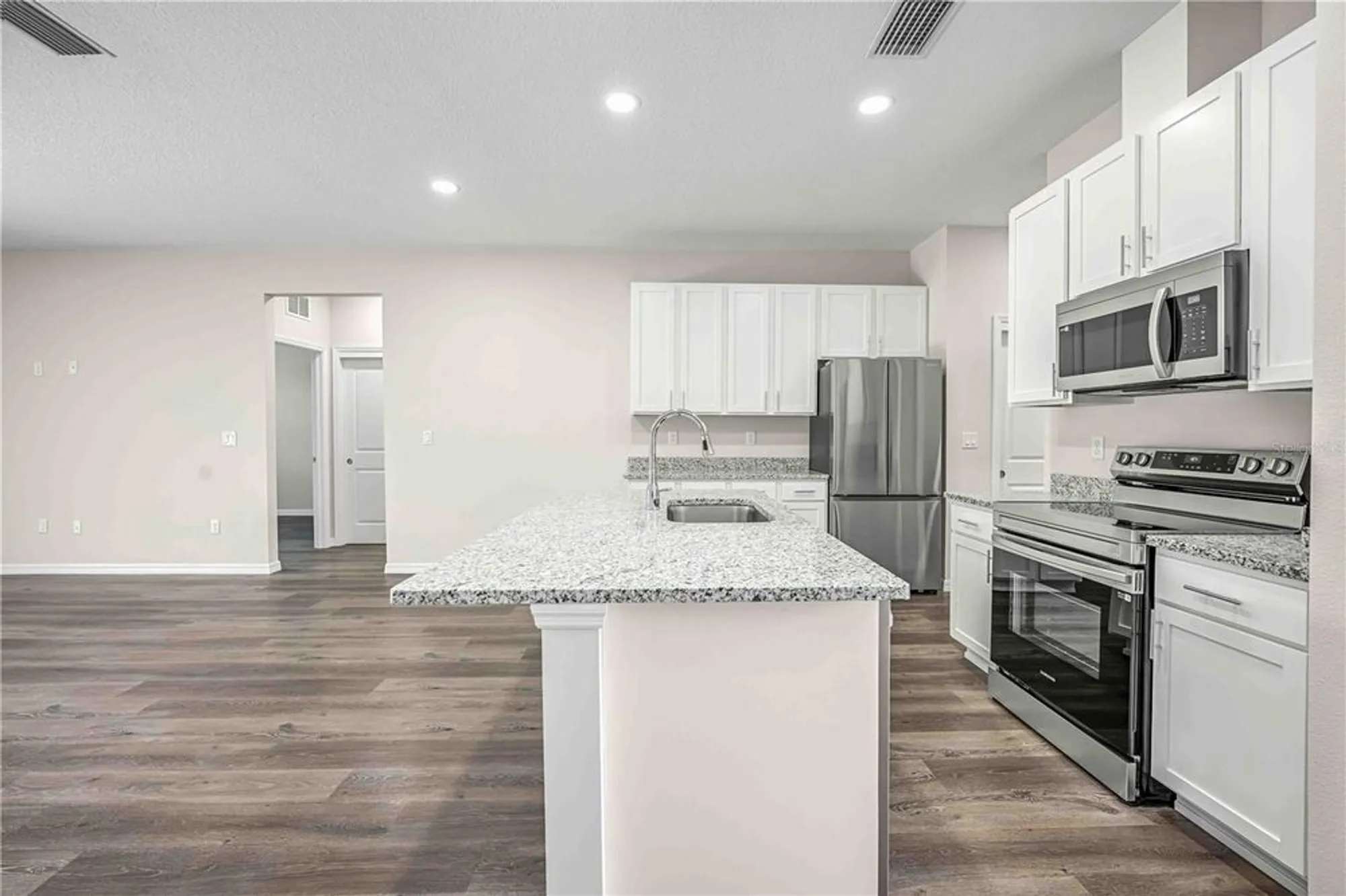 Property Slideshow image 8 of 75 | 10148 duffy cir, Weeki Wachee, FL, 34613