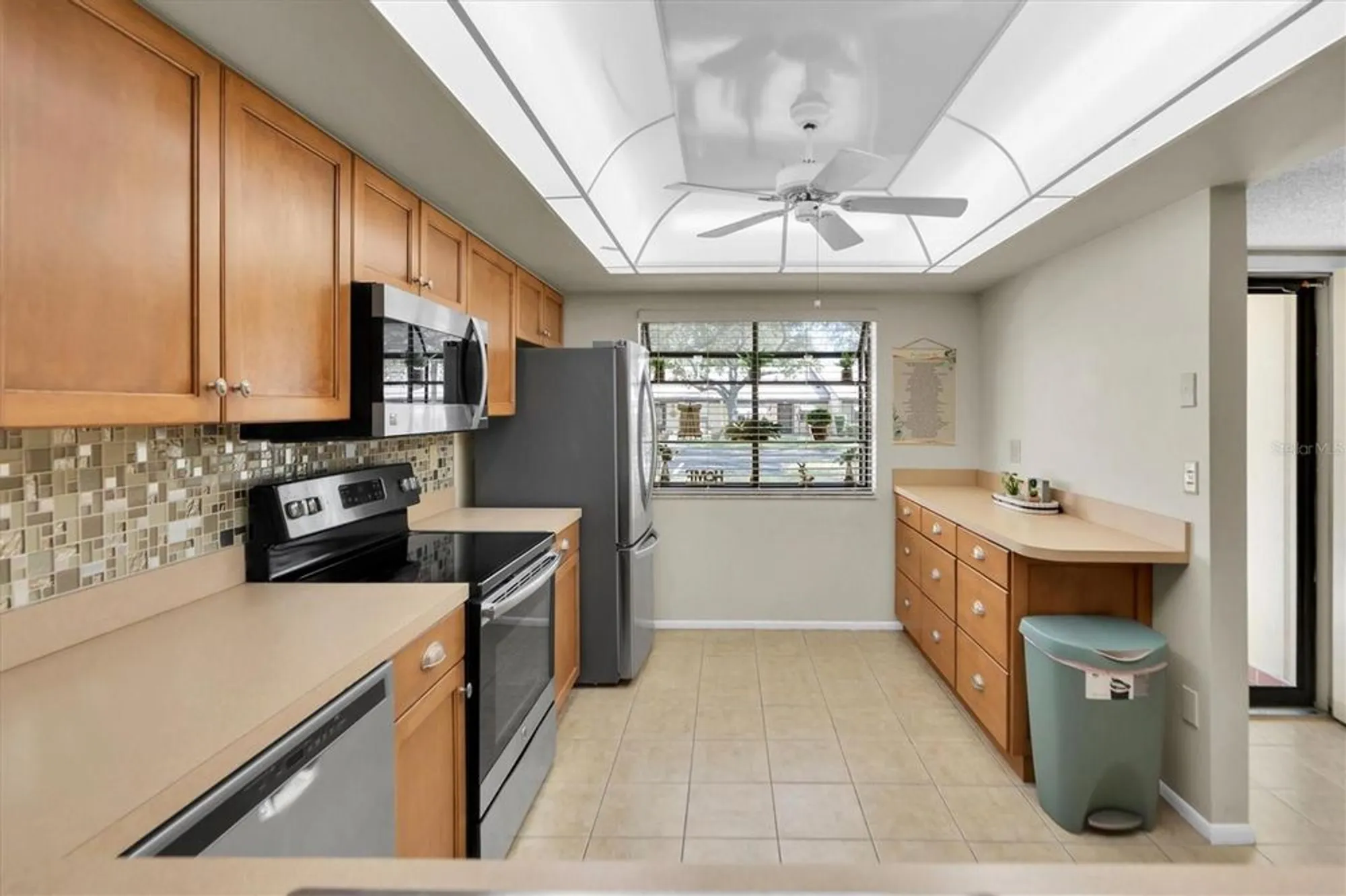 Property Slideshow image 10 of 38 | 11311 dollar lake dr apt 6, Port Richey, FL, 34668