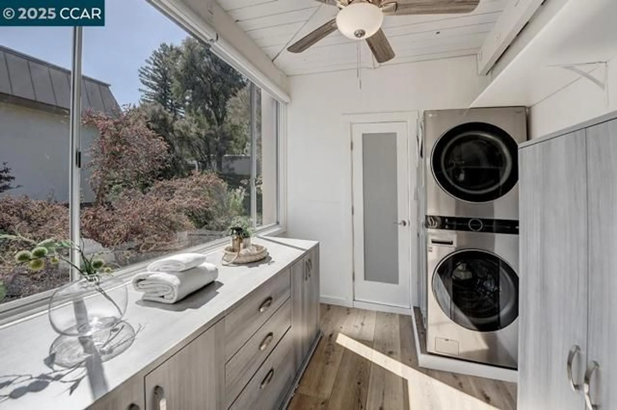 Property Slideshow image 22 of 60 | 1501 canyonwood ct 12, Walnut Creek, CA, 94595