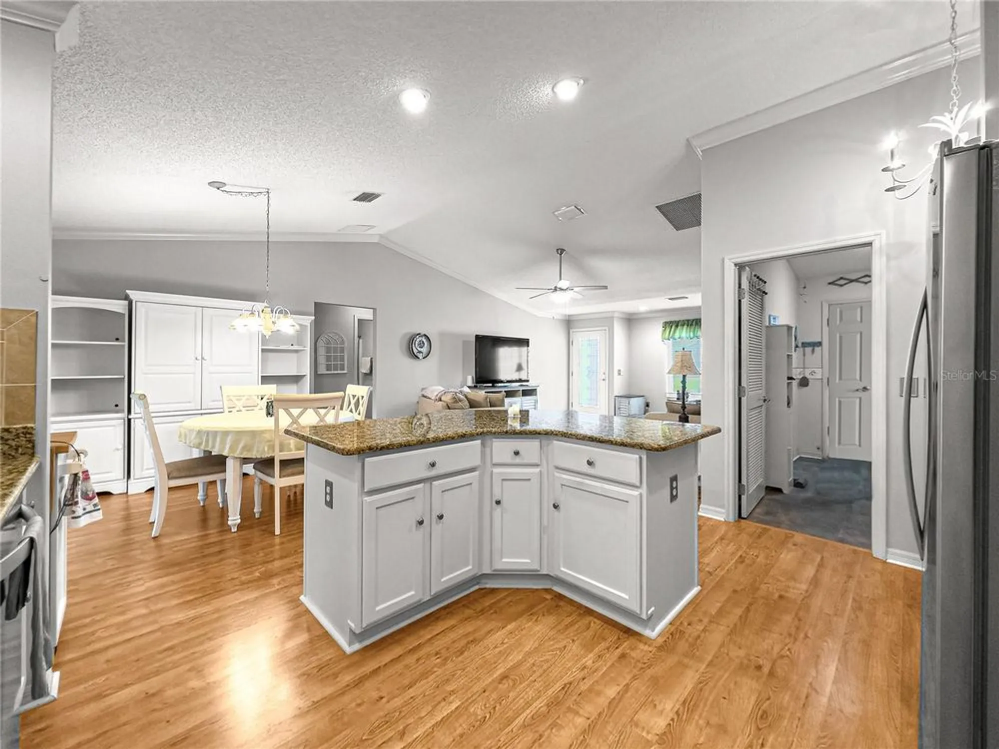 Property Slideshow image 14 of 56 | 8069 se 174th ludlow pl, The Villages, FL, 32162