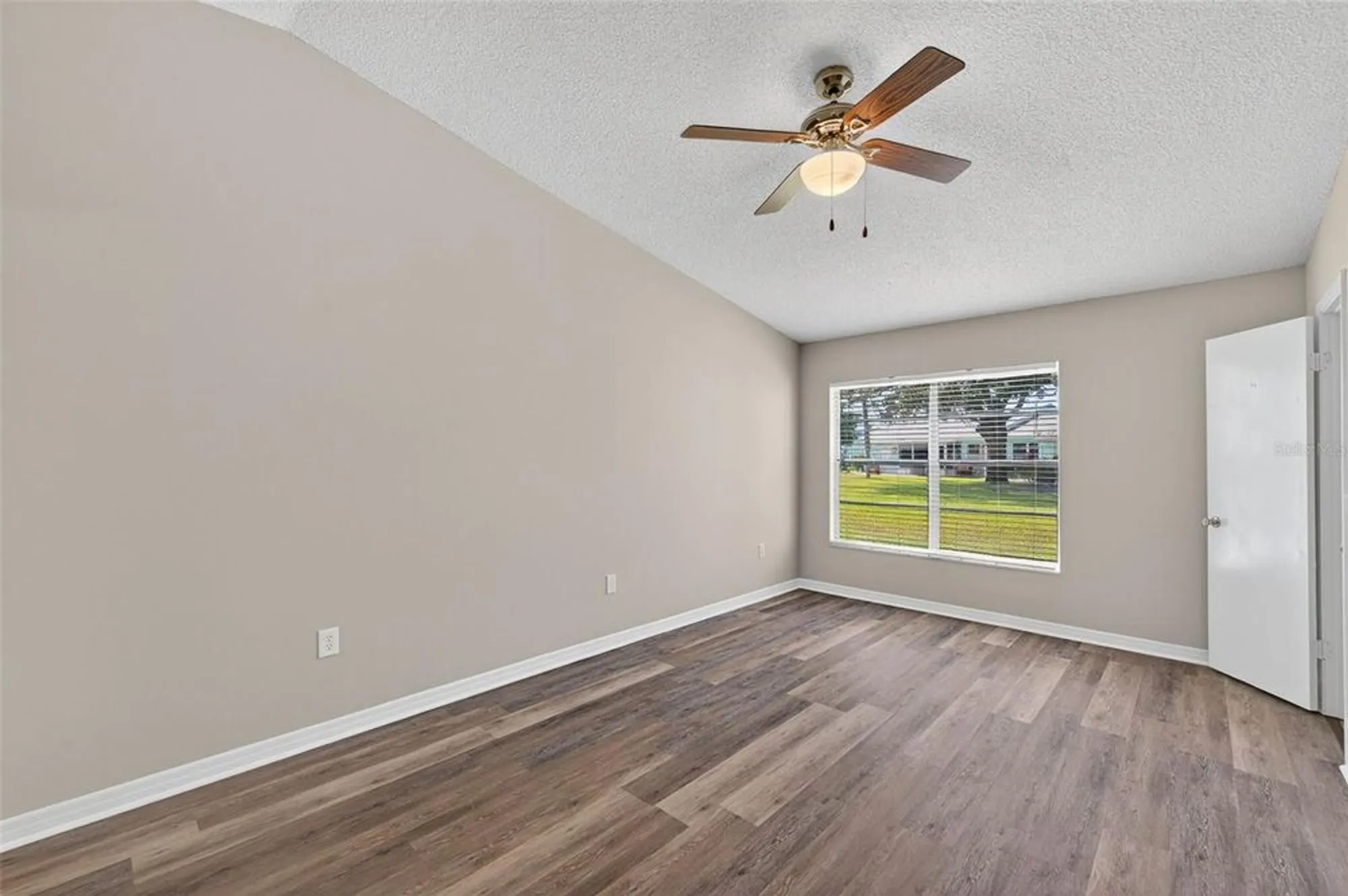 Property Slideshow image 12 of 30 | 3704 39th st w # 23, Bradenton, FL, 34205