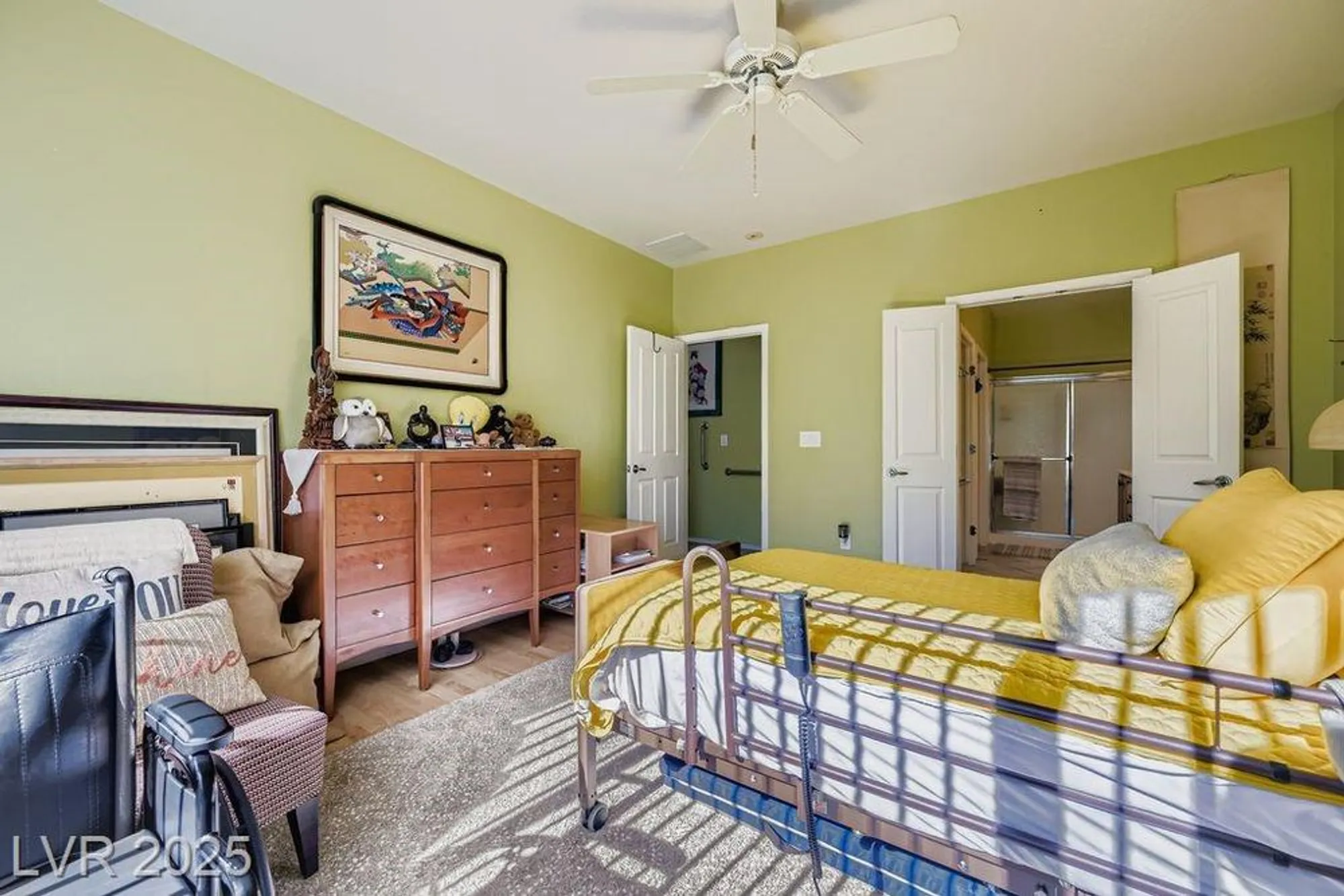 Property Slideshow image 23 of 39 | 2515 jada dr, Henderson, NV, 89044