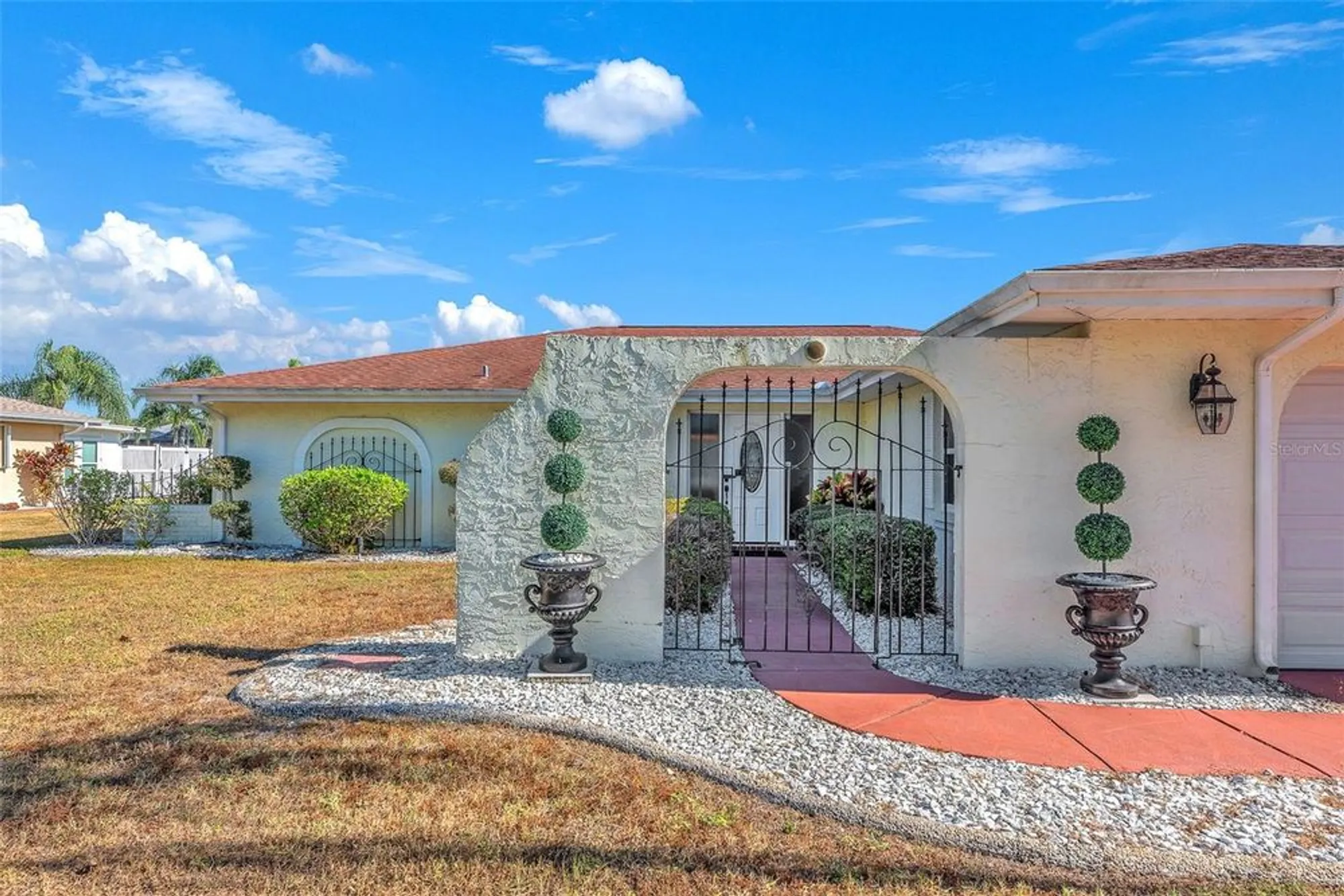 Property Slideshow image 3 of 30 | 1722 coco palm cir, Sun City Center, FL, 33573