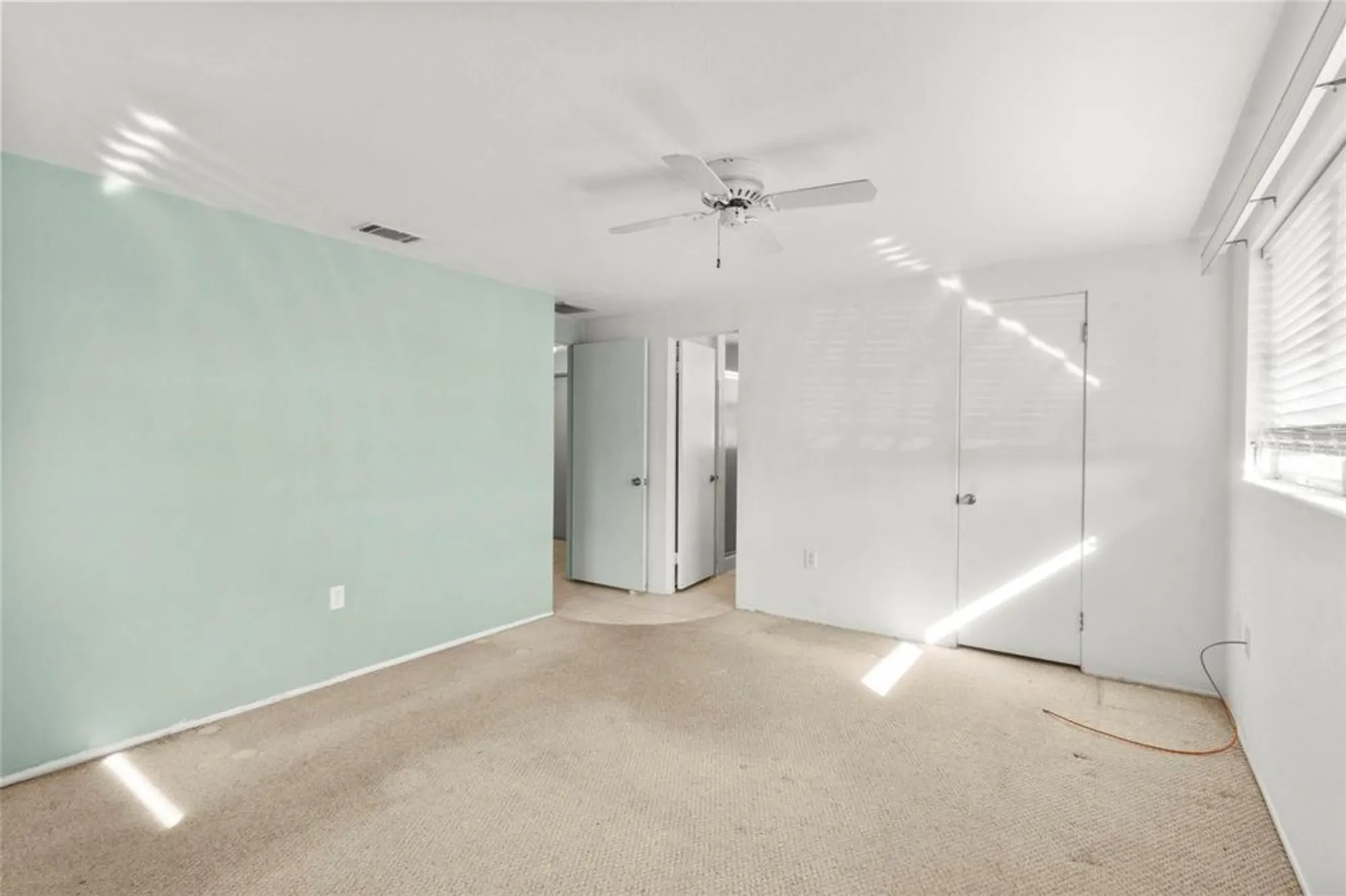 Property Slideshow image 14 of 23 | 1523 lakeside dr 15, Venice, FL, 34293