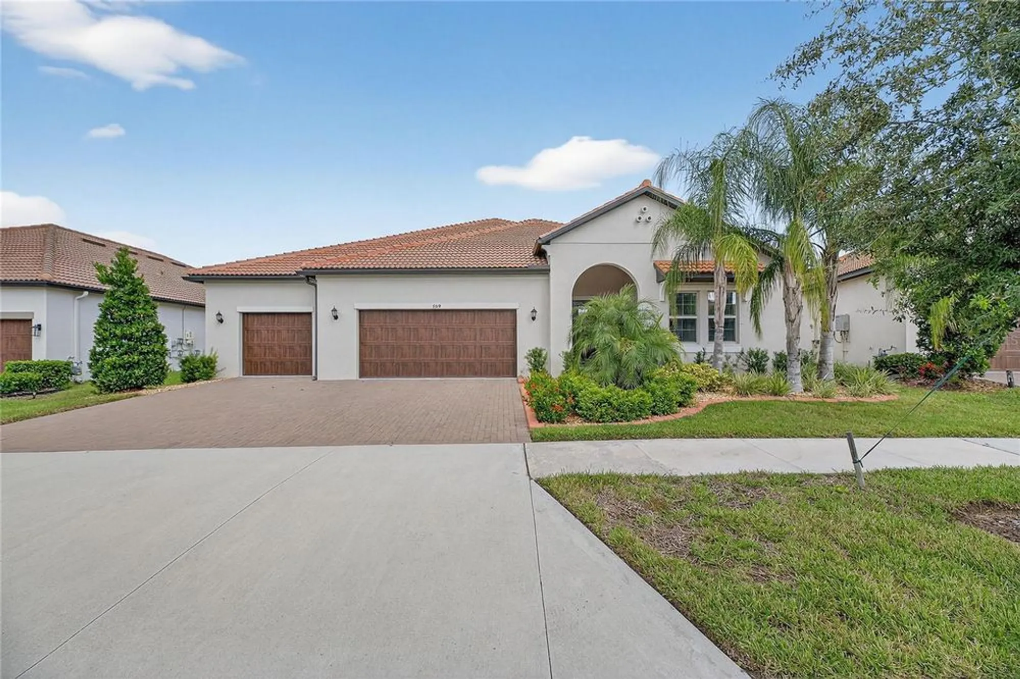 Property Slideshow image 2 of 96 | 5319 windy grove dr, Wimauma, FL, 33598