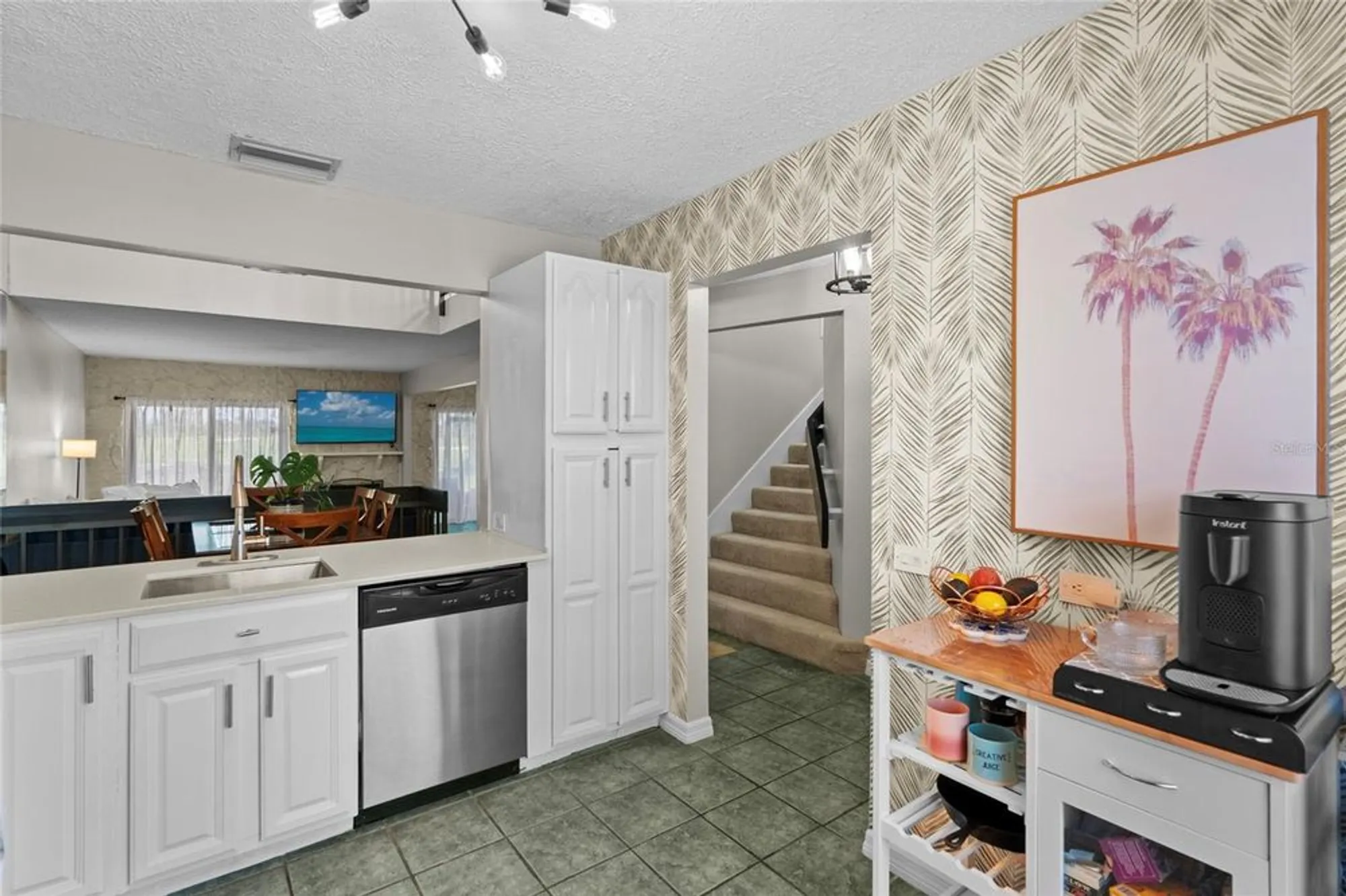 Property Slideshow image 16 of 52 | 6140 sun blvd unit 7, St Petersburg, FL, 33715