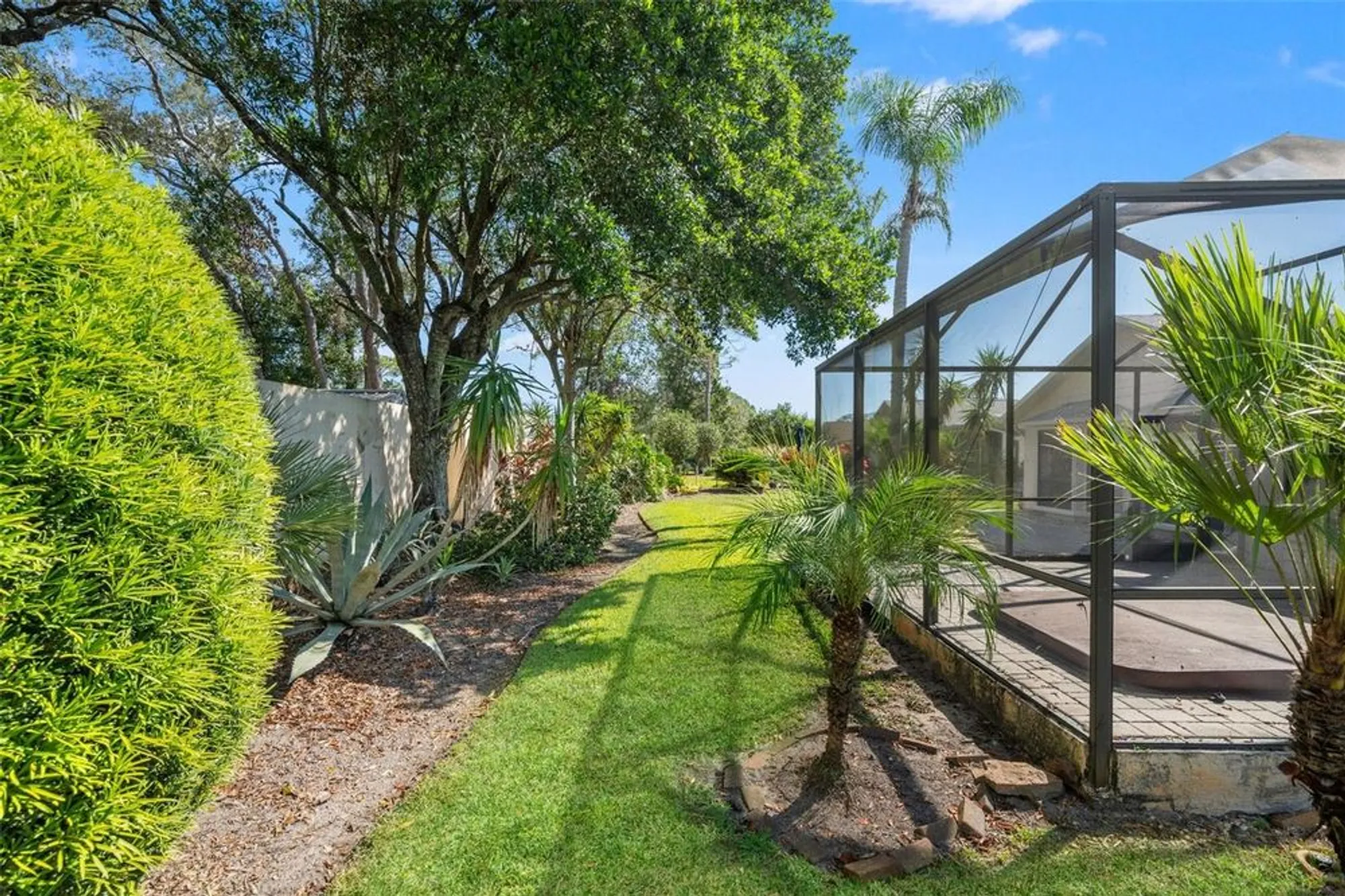 Property Slideshow image 65 of 77 | 2647 royal ridge dr, Spring Hill, FL, 34606