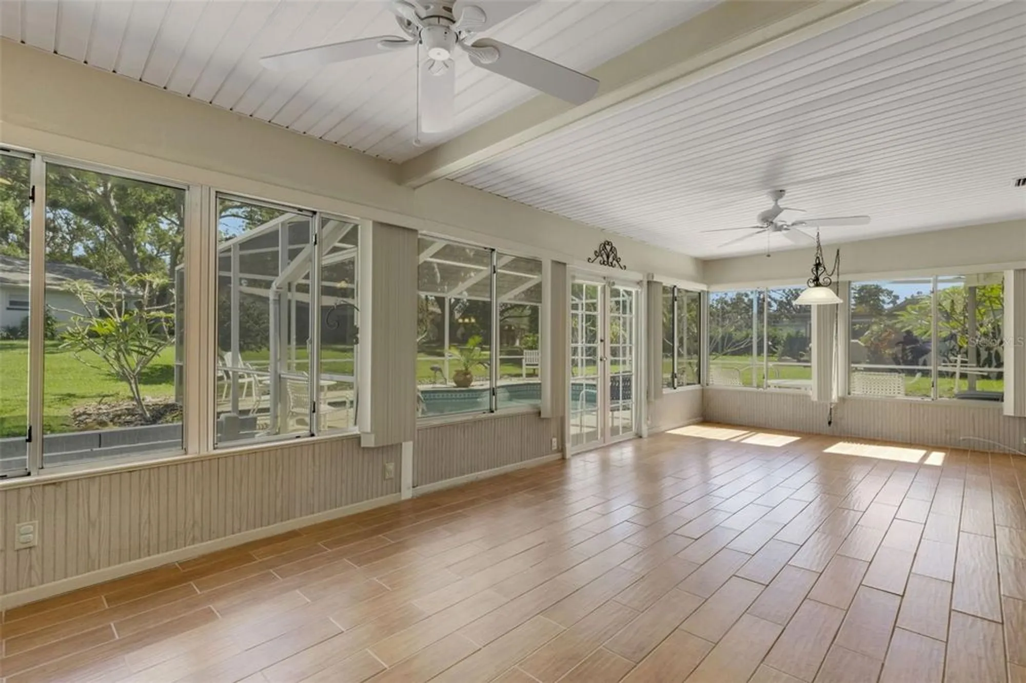 Property Slideshow image 23 of 96 | 2880 doone cir, Palm Harbor, FL, 34684