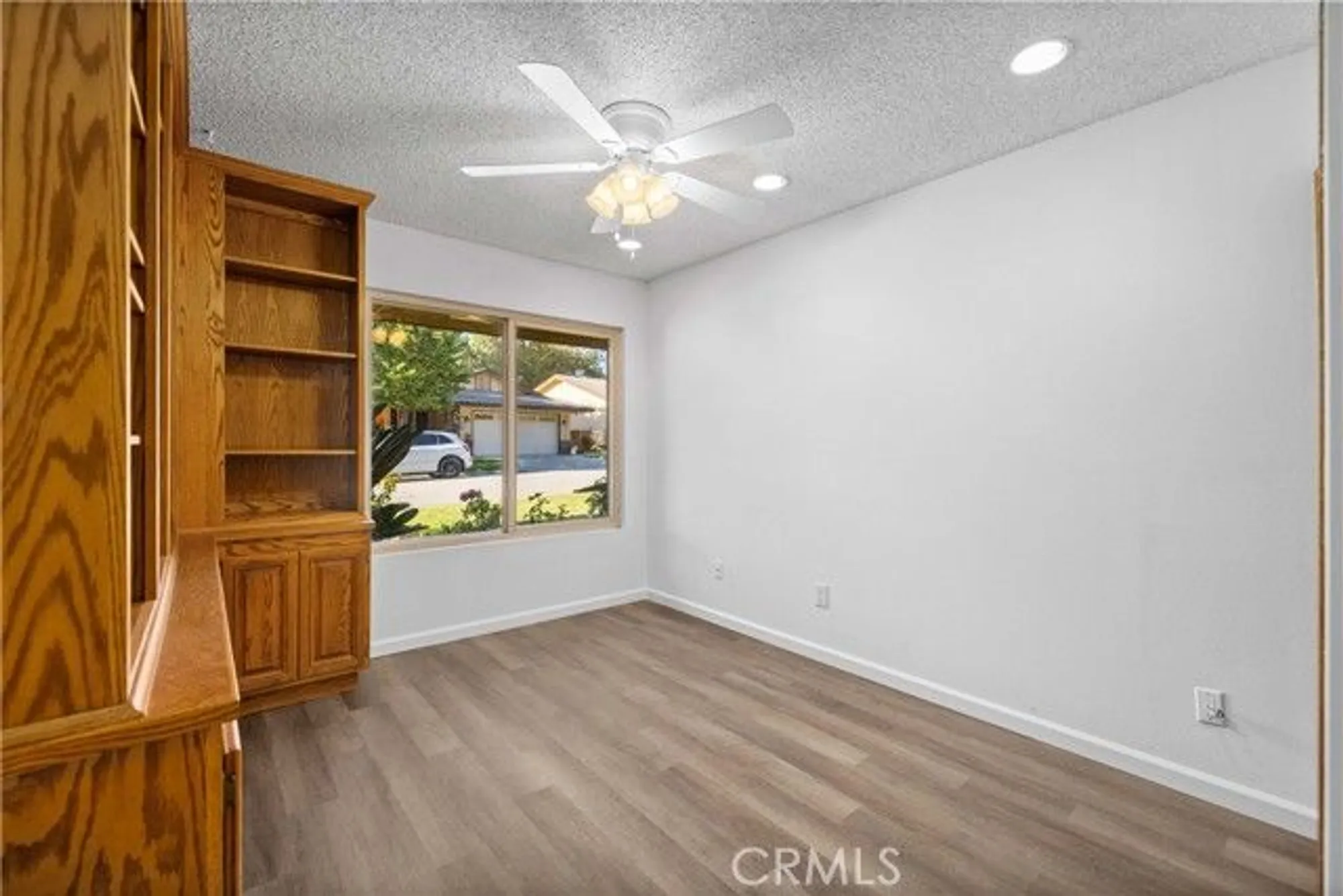 Property Slideshow image 20 of 34 | 26562 cardwick ct, Newhall, CA, 91321