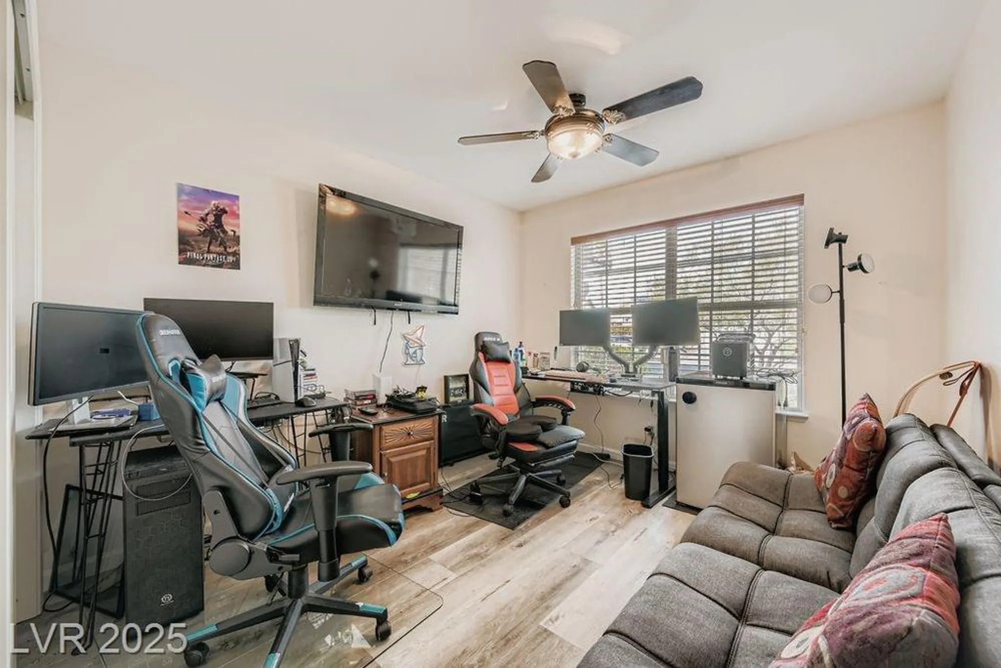 Property Slideshow image 19 of 28 | 5320 rim view ln, Las Vegas, NV, 89130