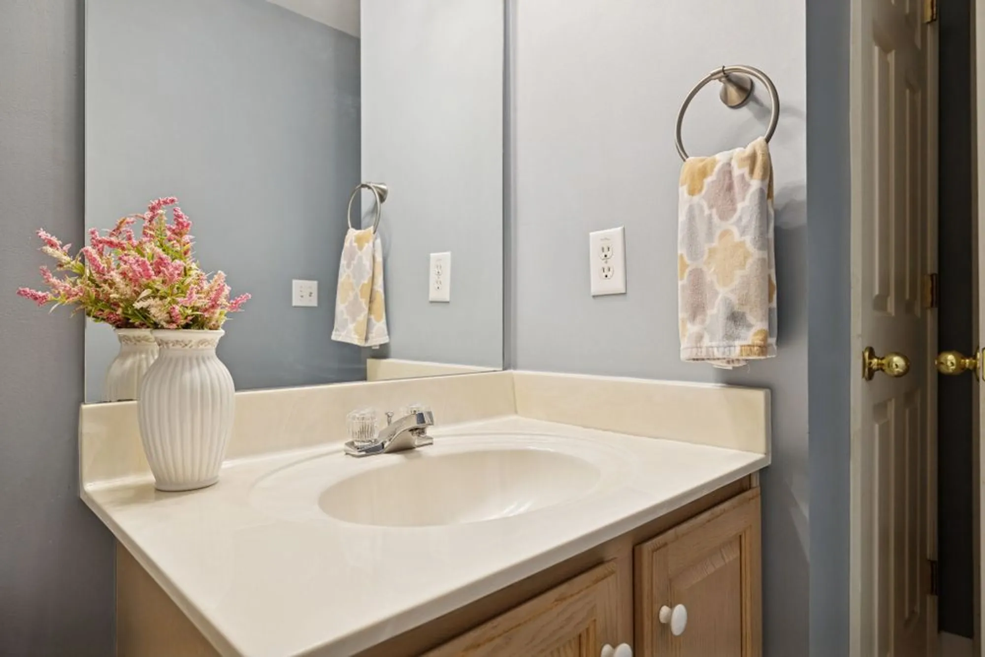 Property Slideshow image 30 of 49 | 117 newsom grn, Nashville, TN, 37221