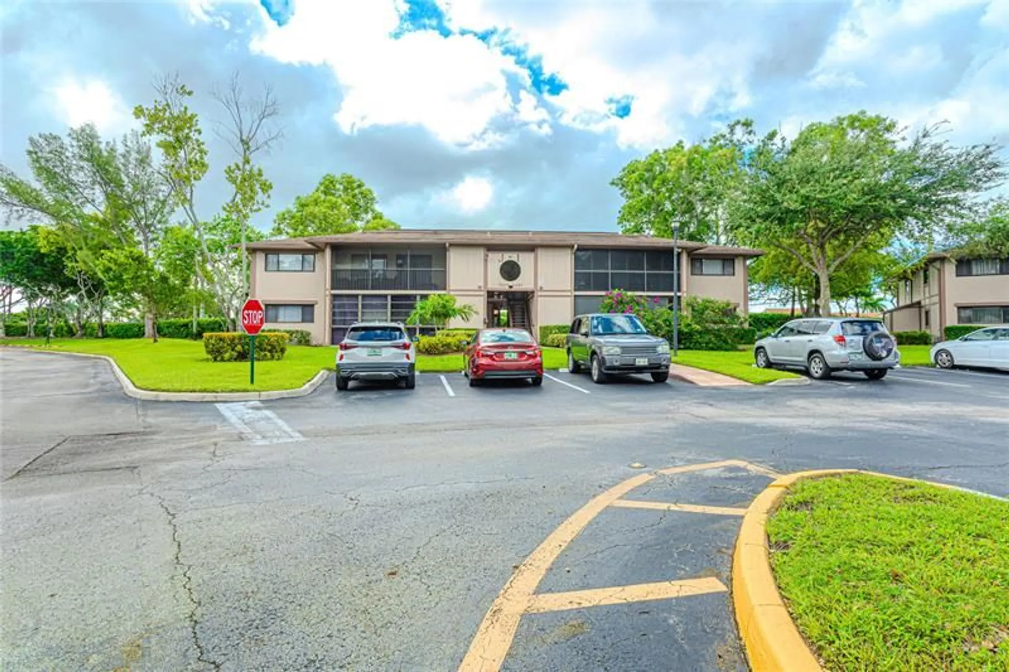 Property Slideshow image 17 of 25 | 10675 w clairmont cir # 202, Tamarac, FL, 33321