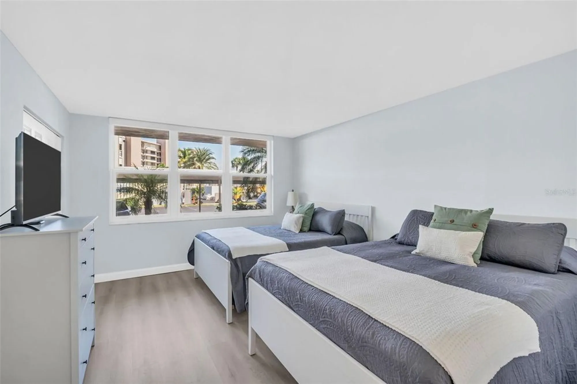 Property Slideshow image 8 of 37 | 7930 sun island dr 104, South Pasadena, FL, 33707