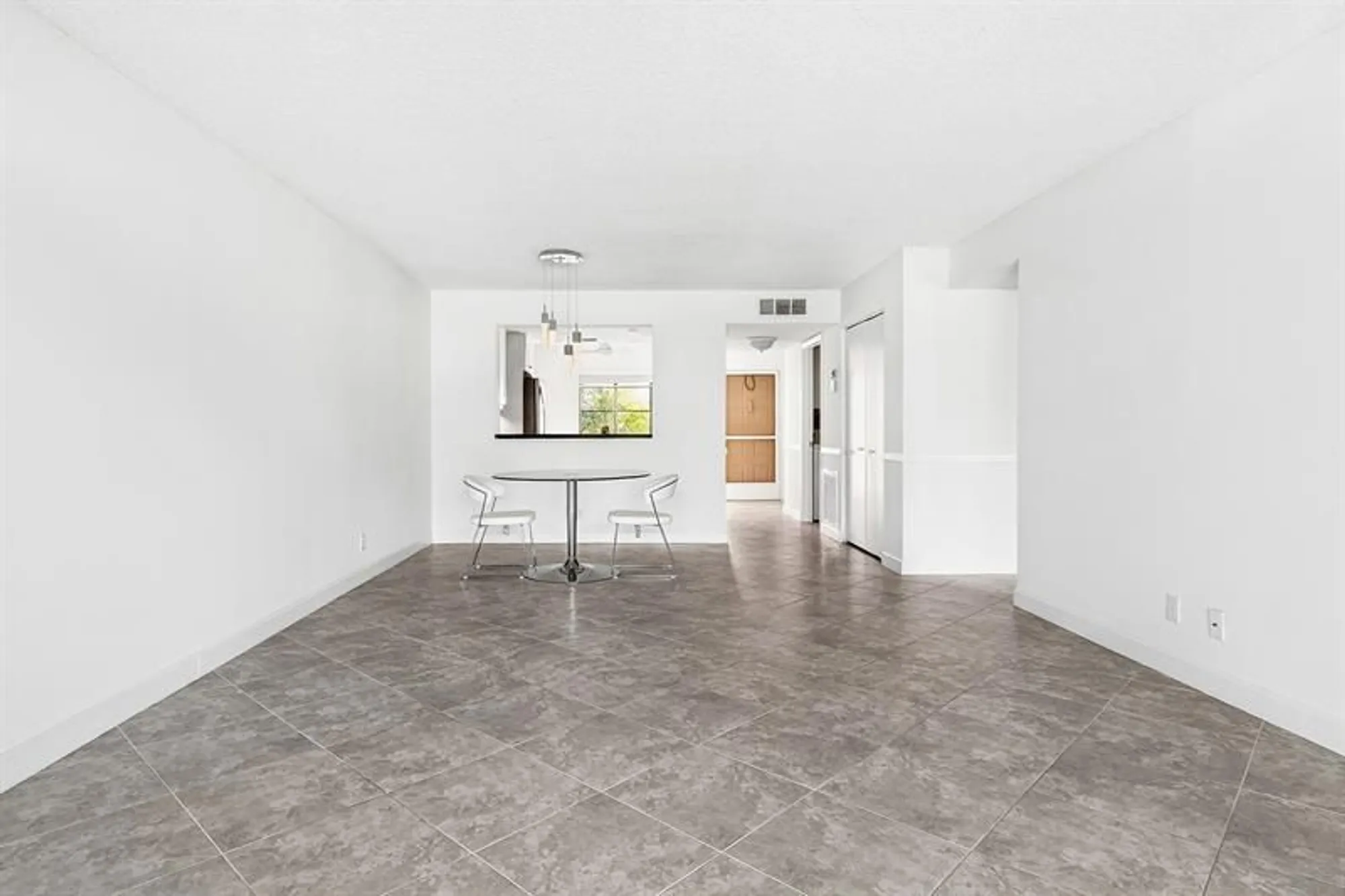 Property Slideshow image 11 of 38 | 5021 oak hill ln apt 115, Delray Beach, FL, 33484