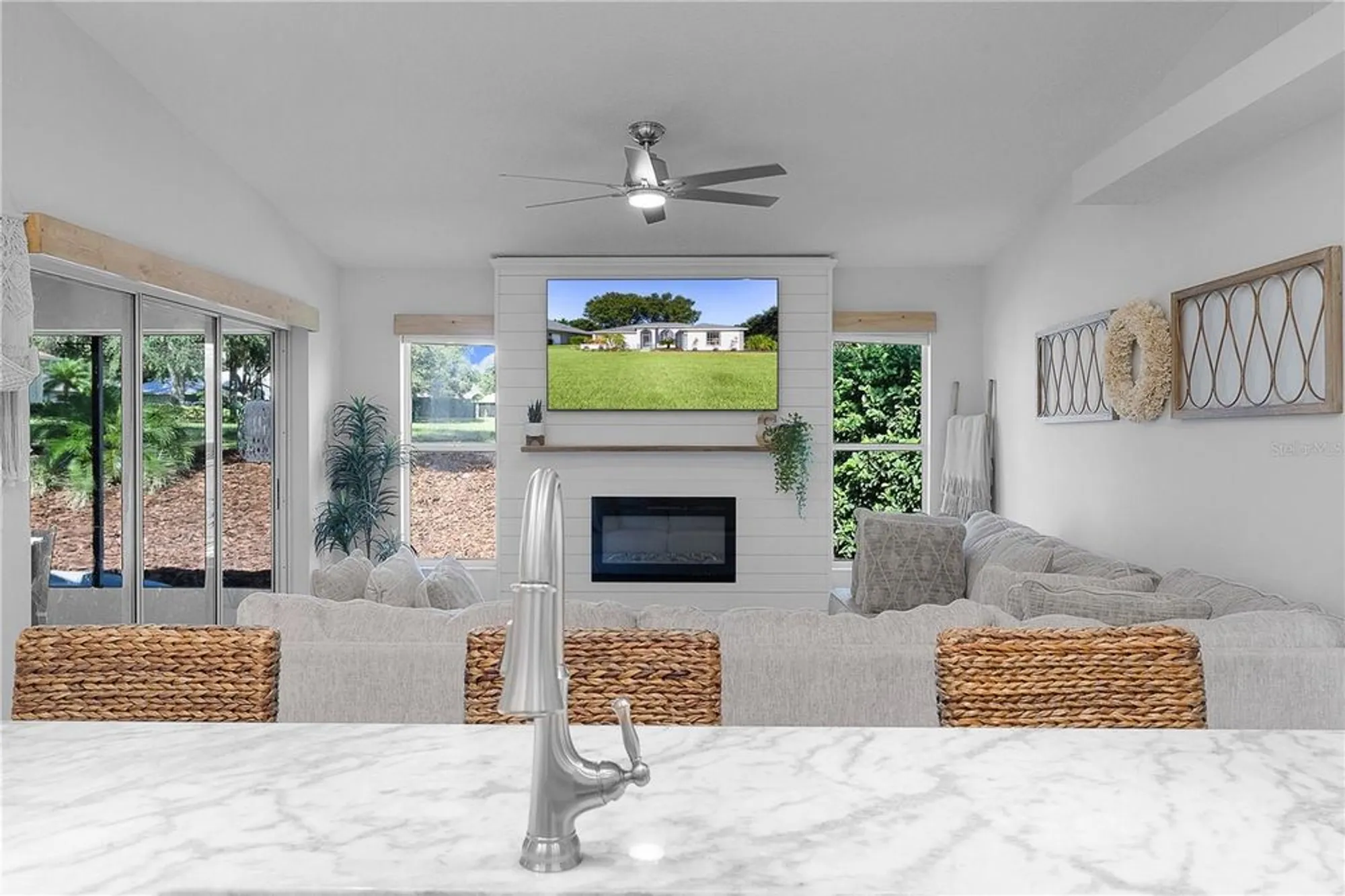 Property Slideshow image 23 of 86 | 5252 grove mnr, Lady Lake, FL, 32159