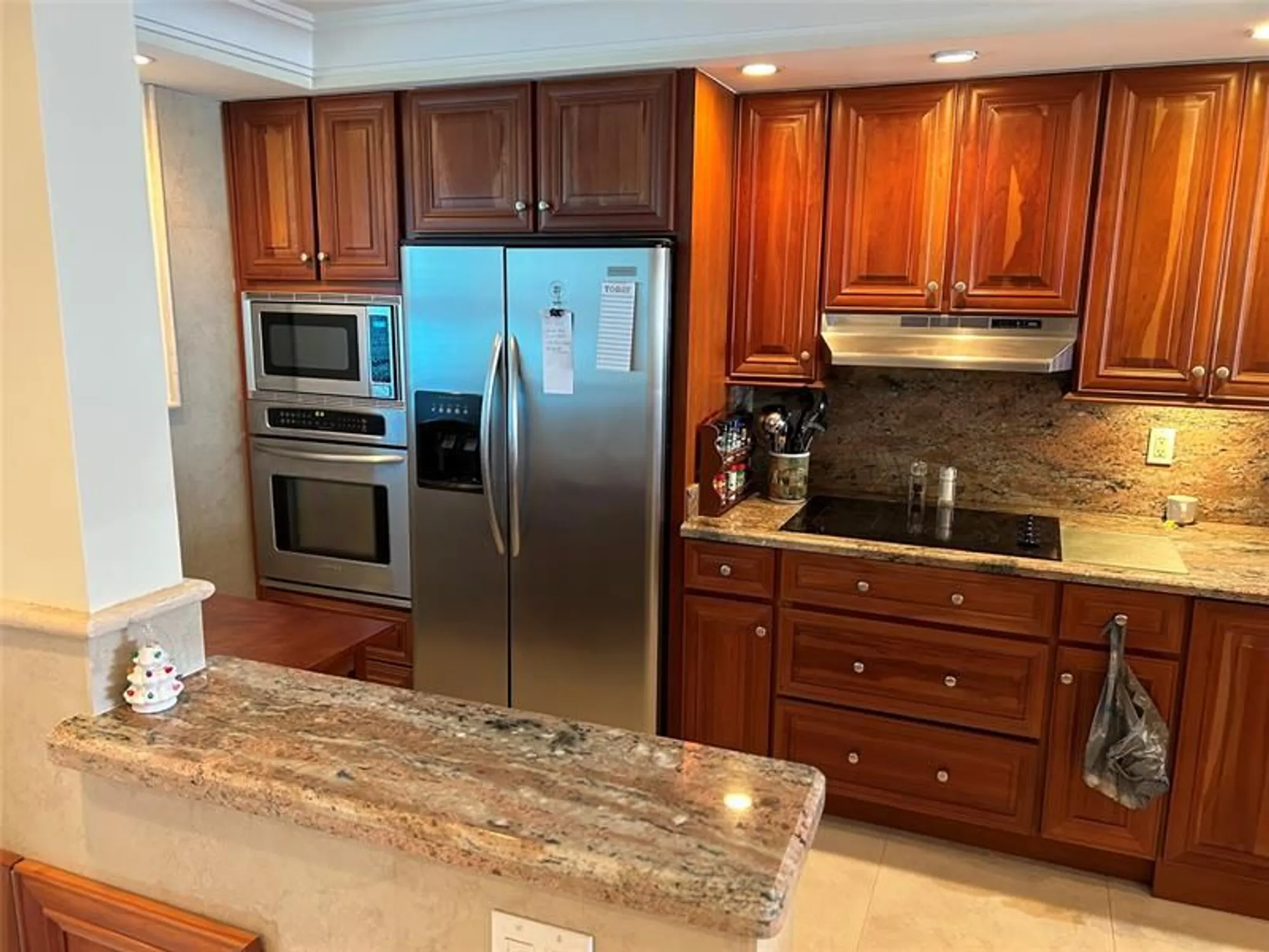 Property Slideshow image 11 of 33 | 1012 n ocean blvd 607, Pompano Beach, FL, 33062