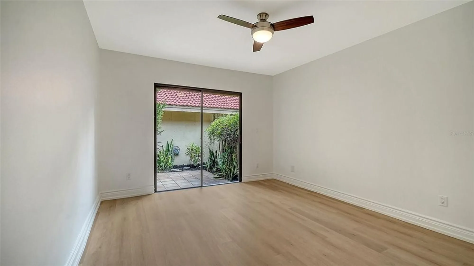 Property Slideshow image 20 of 48 | 5027 kestral park # 64, Sarasota, FL, 34231