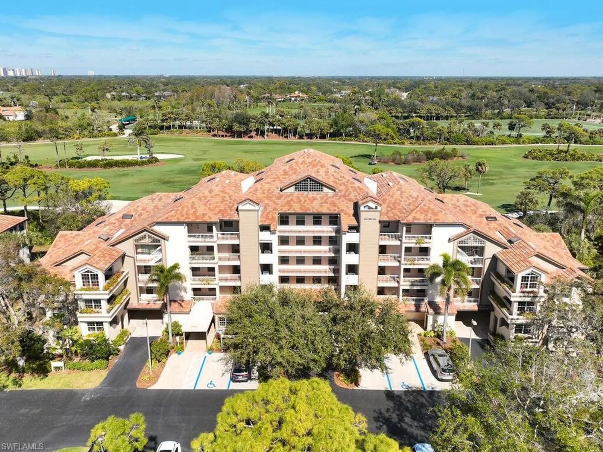 Property Slideshow image 17 of 20 | 26890 wedgewood dr apt 403, Bonita Springs, FL, 34134