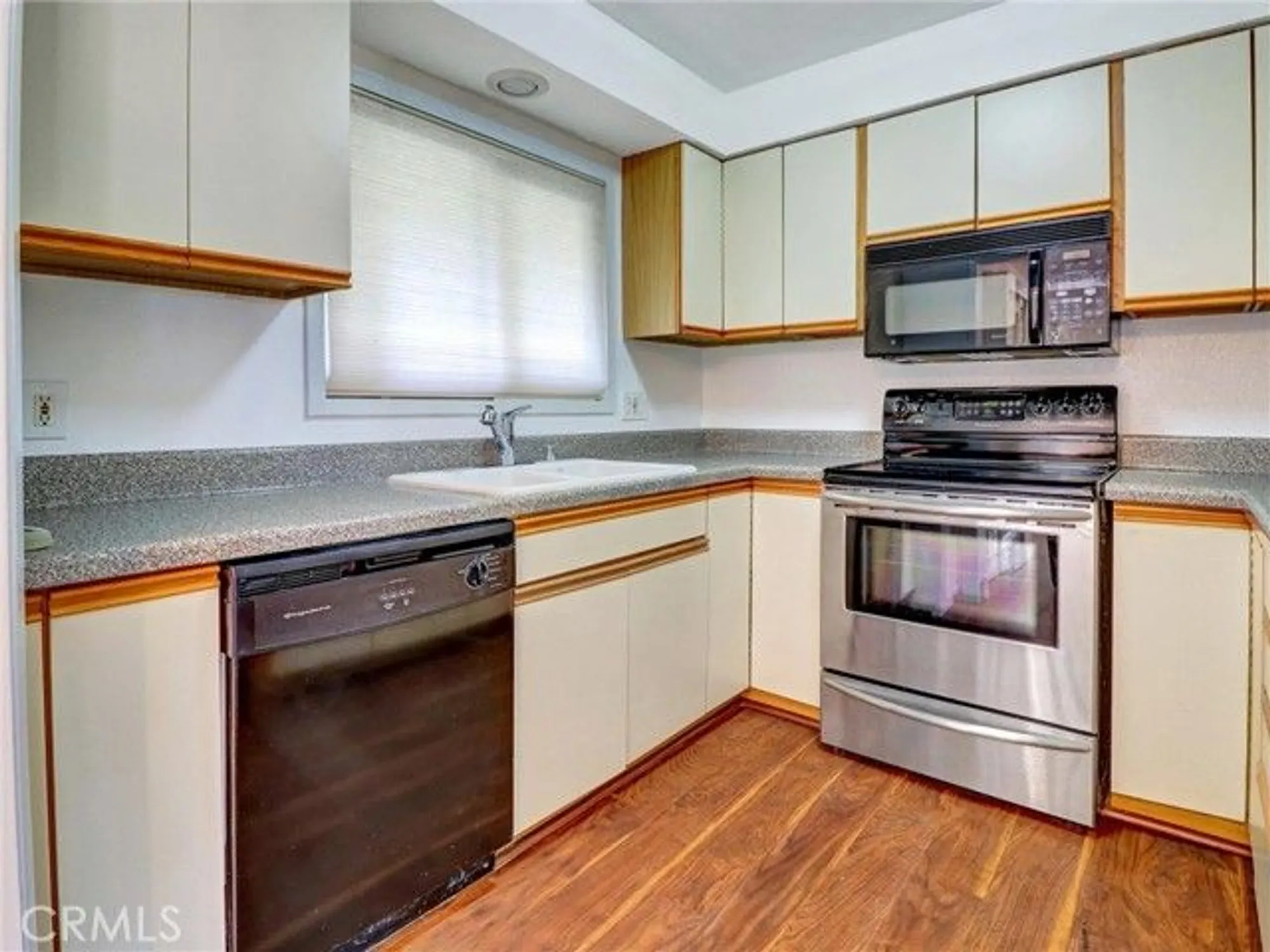 Property Slideshow image 6 of 25 | 22907 nadine cir b, Torrance, CA, 90505