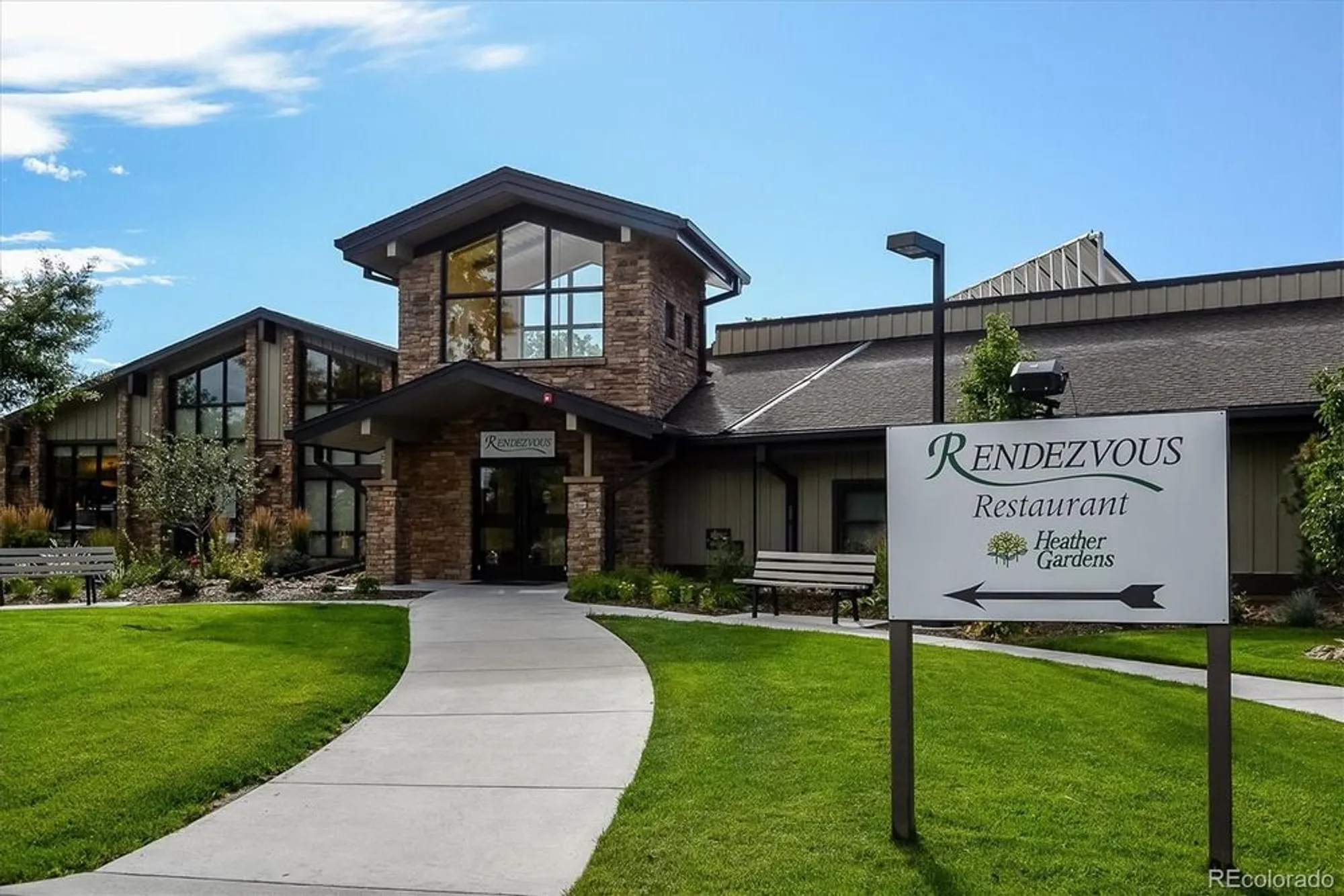 Property Slideshow image 5 of 9 | 13691 e marina dr 303, Aurora, CO, 80014