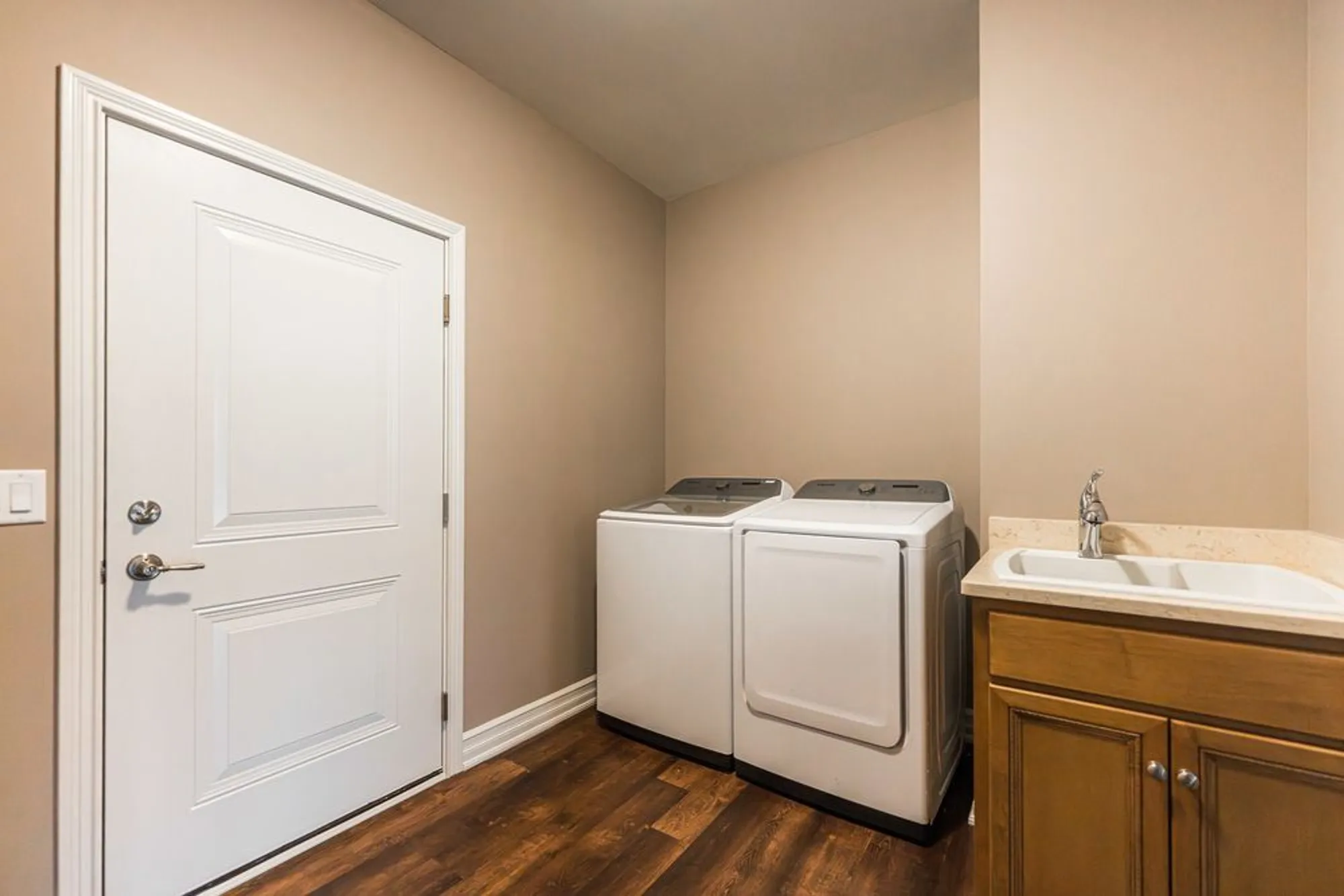 Property Slideshow image 21 of 57 | 45 briden ln 45, Sycamore, IL, 60178