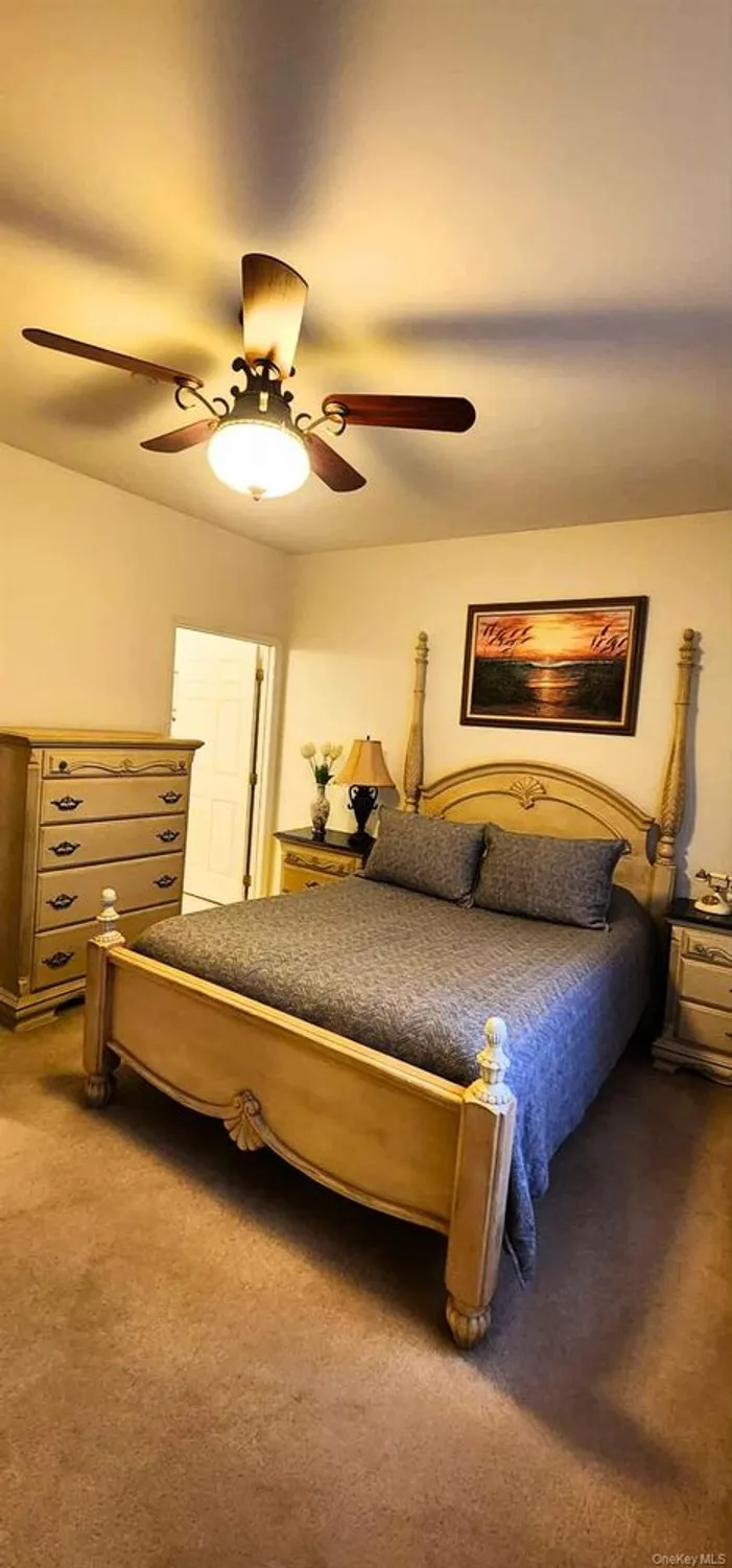 Property Slideshow image 16 of 25 | 512 narragansett villas dr, Lindenhurst, NY, 11757