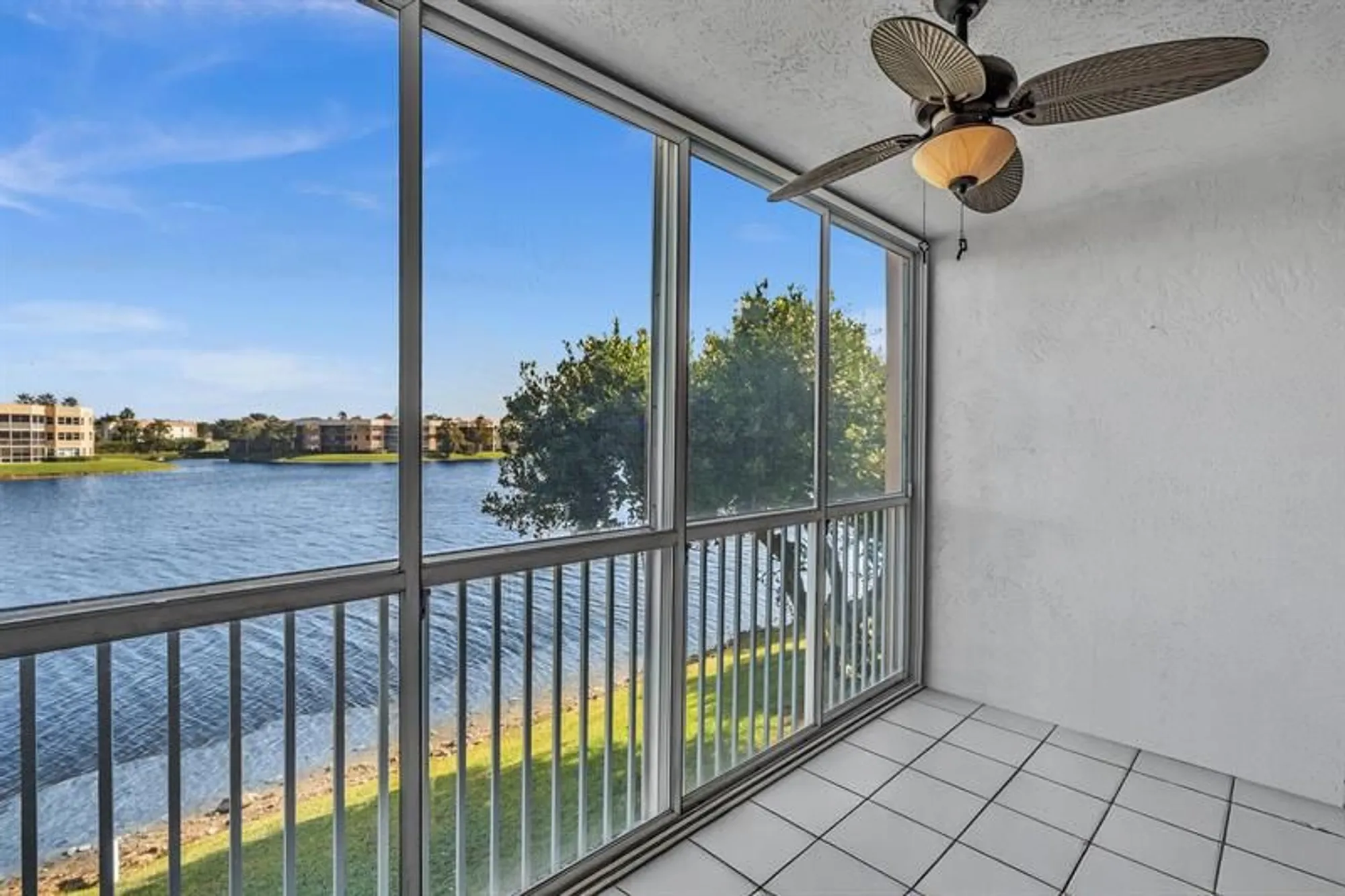 Property Slideshow image 35 of 71 | 7512 n devon dr 210, Tamarac, FL, 33321