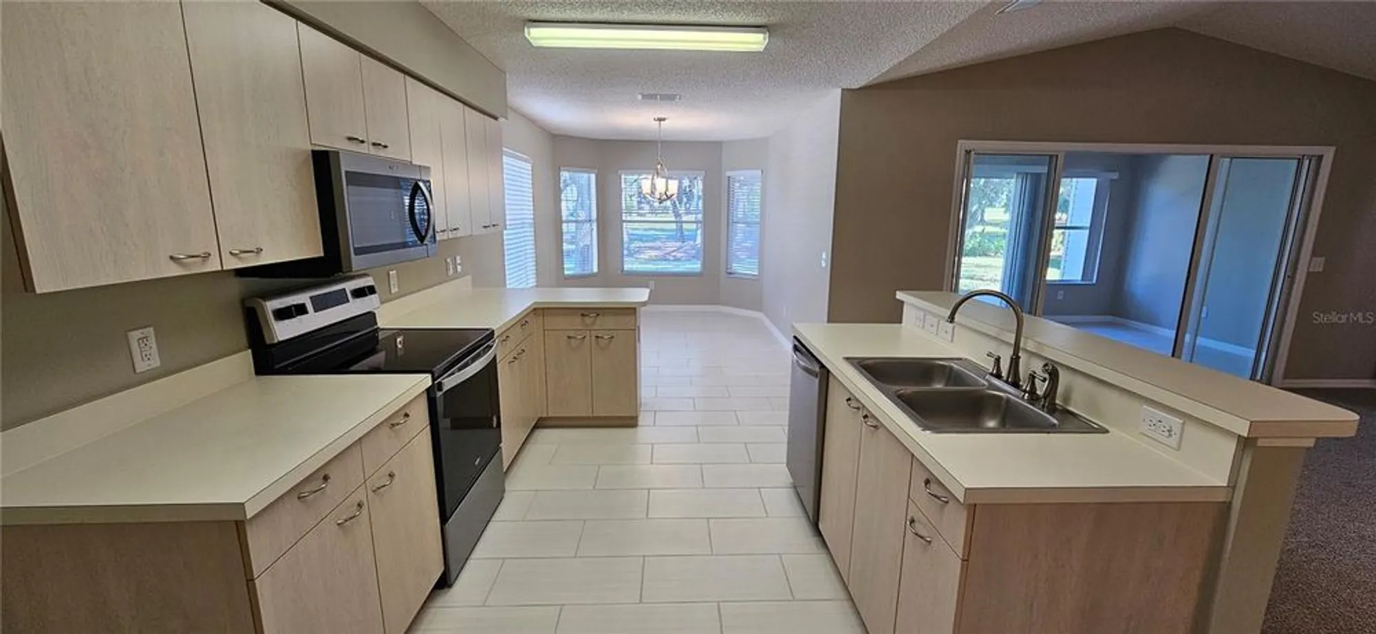 Property Slideshow image 7 of 27 | 32712 timberwood dr, Leesburg, FL, 34748