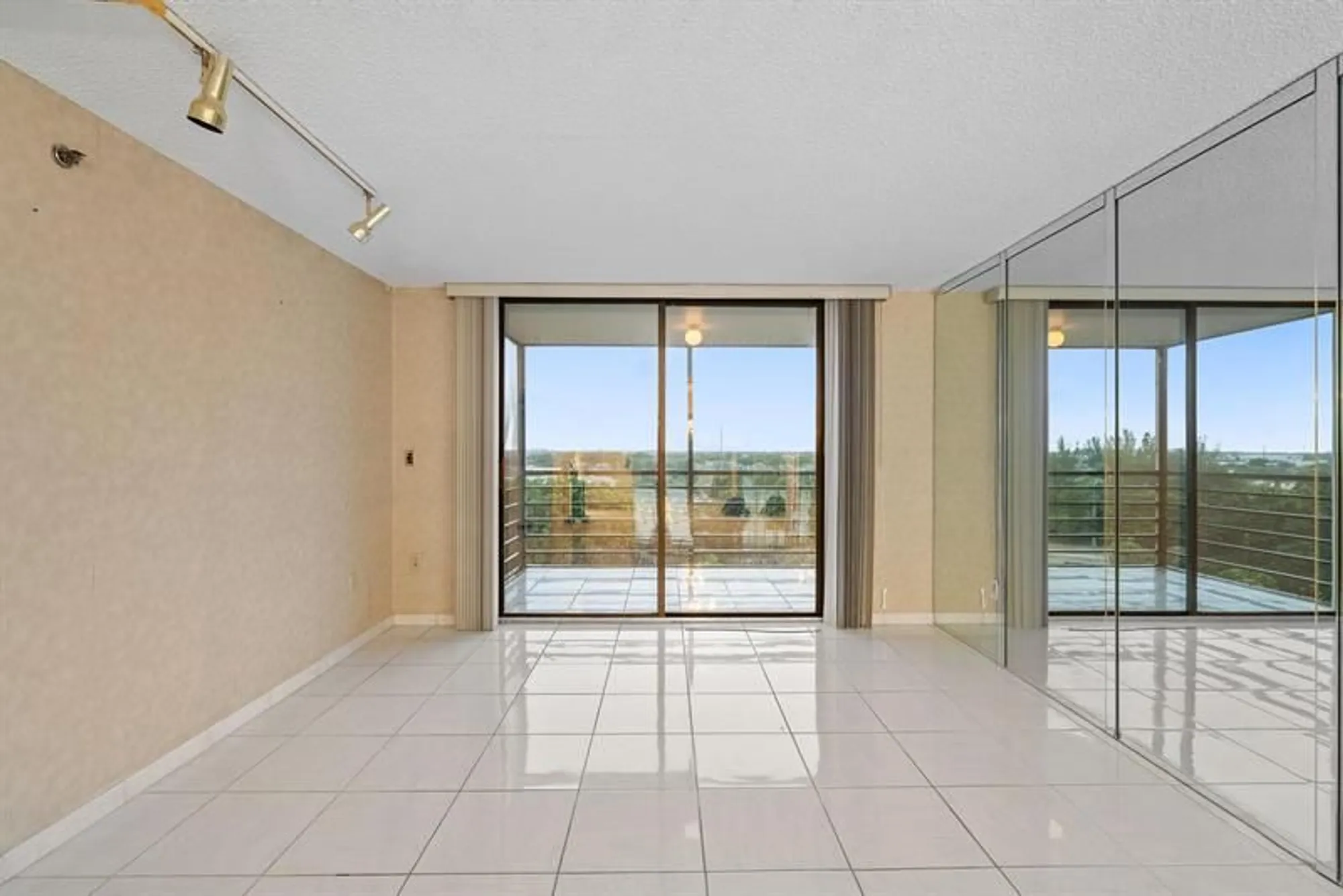 Property Slideshow image 13 of 28 | 1200 saint charles pl ph 7, Pembroke Pines, FL, 33026