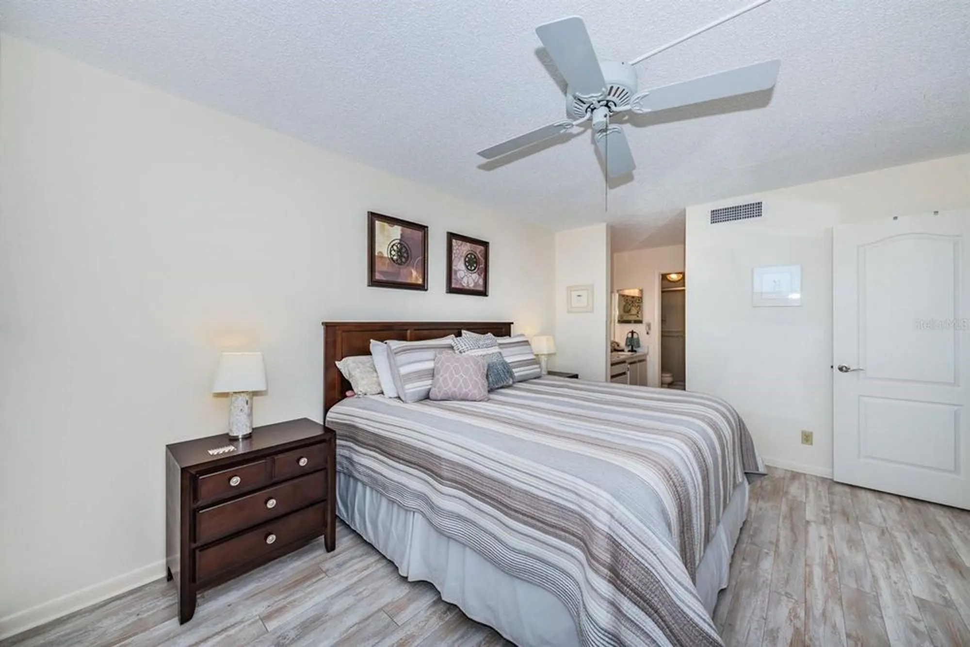 Property Slideshow image 7 of 16 | 6145 sun blvd apt 404, Saint Petersburg, FL, 33715