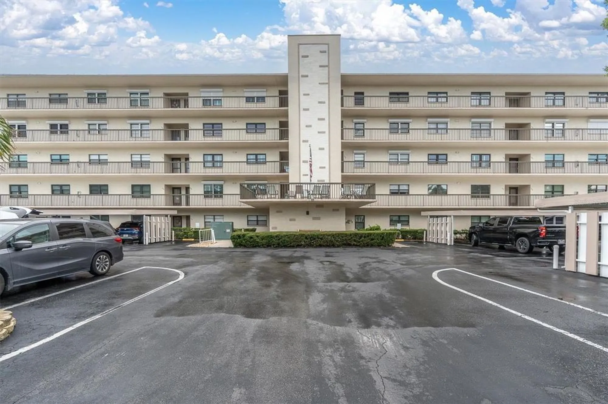 Property Slideshow image 1 of 48 | 8198 terrace garden dr n unit 511, Saint Petersburg, FL, 33709