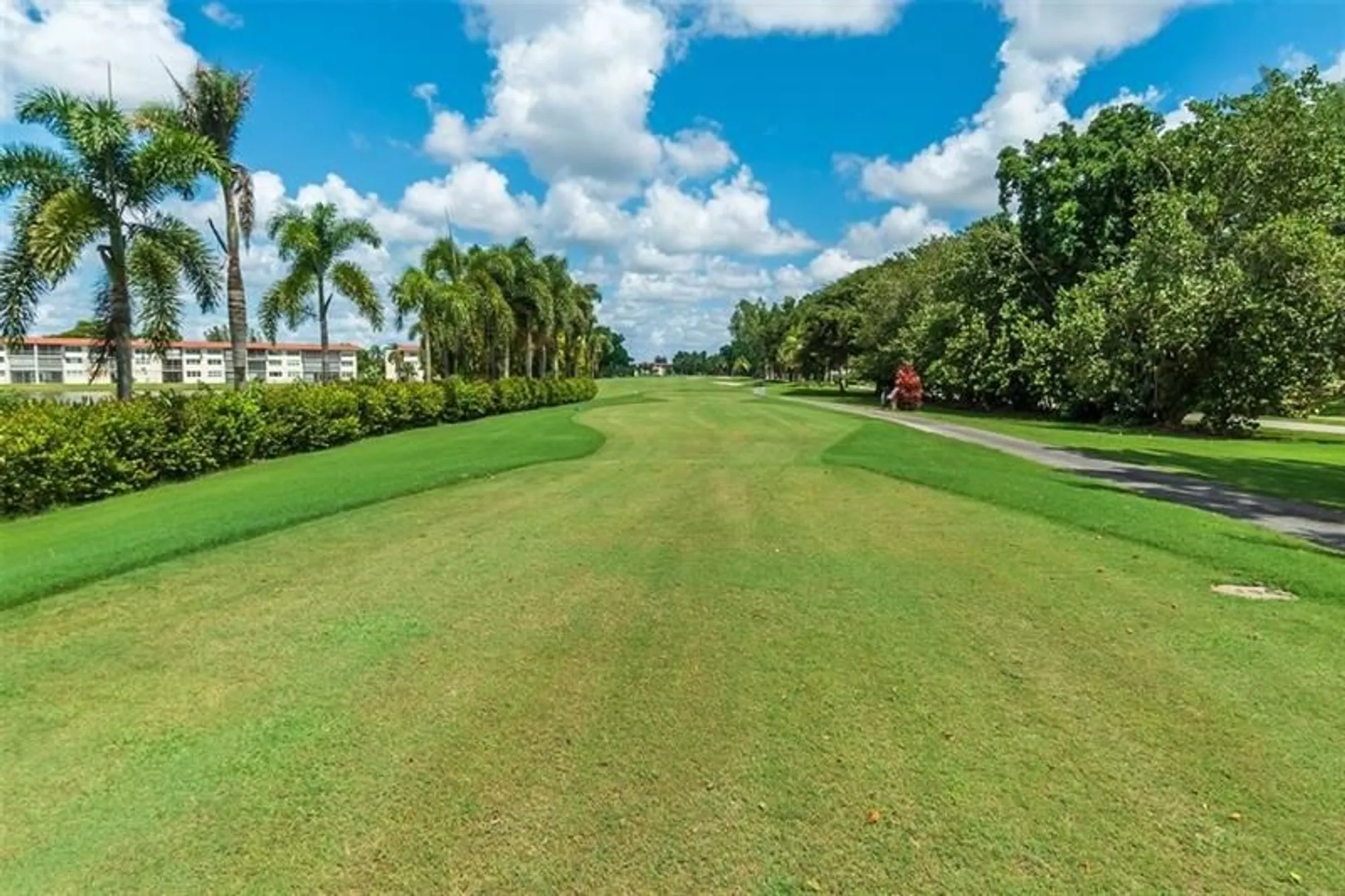 Property Slideshow image 25 of 31 | 9800 n hollybrook lake dr 202, Pembroke Pines, FL, 33025