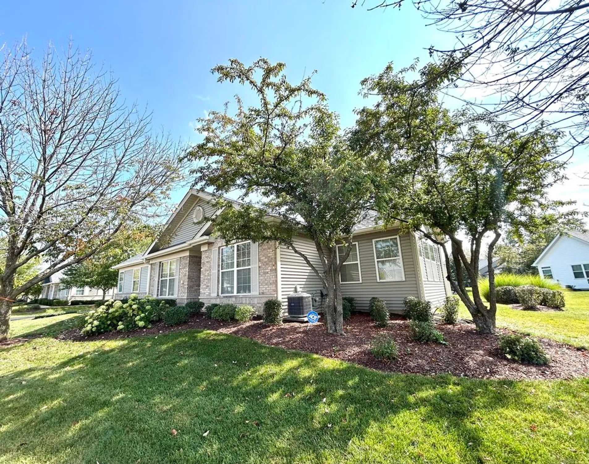 Property Slideshow image 3 of 19 | 21531 wolf lake way, Crest Hill, IL, 60403