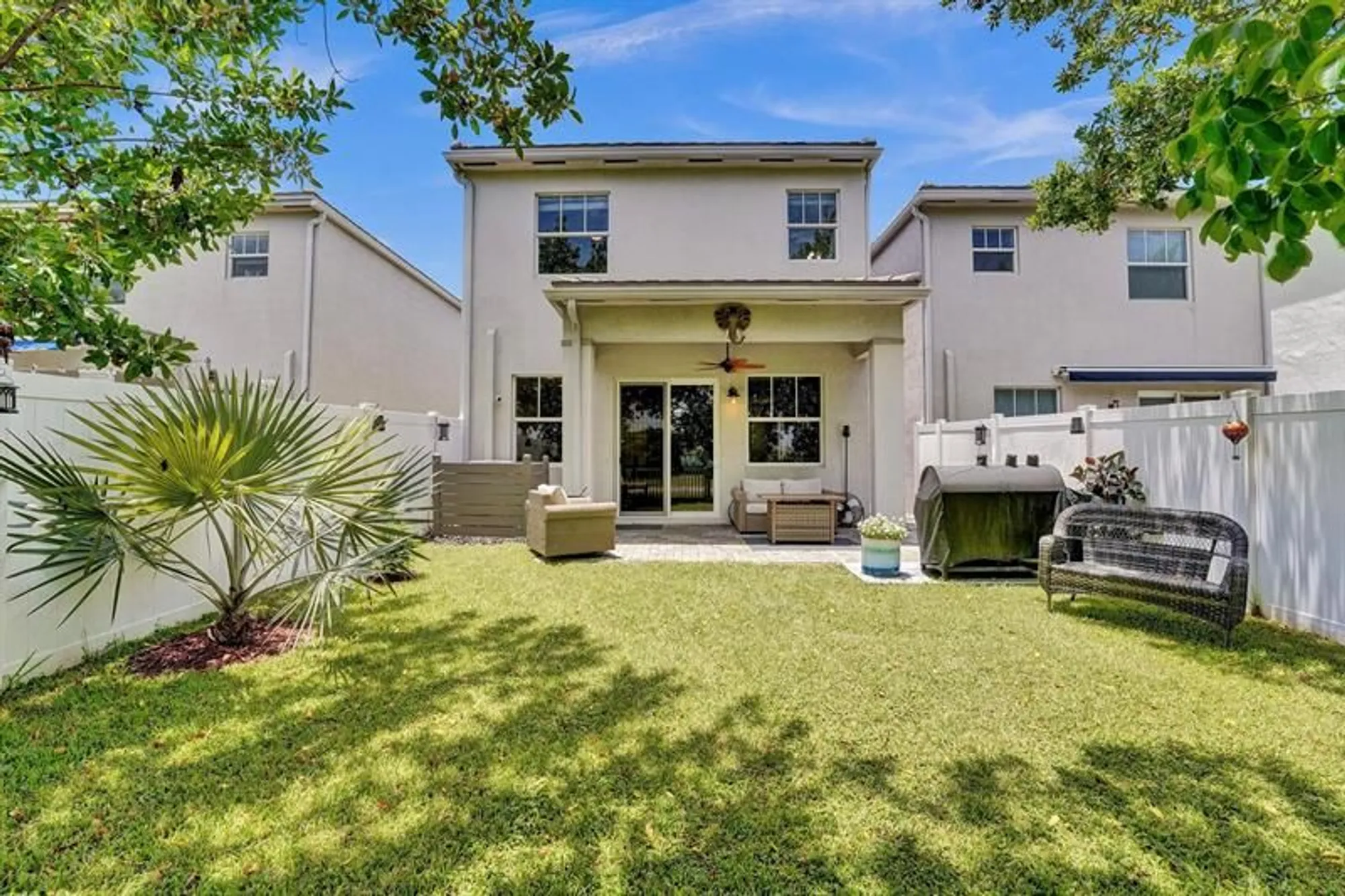 Property Slideshow image 13 of 47 | 4700 nw 48th ave, Tamarac, FL, 33319