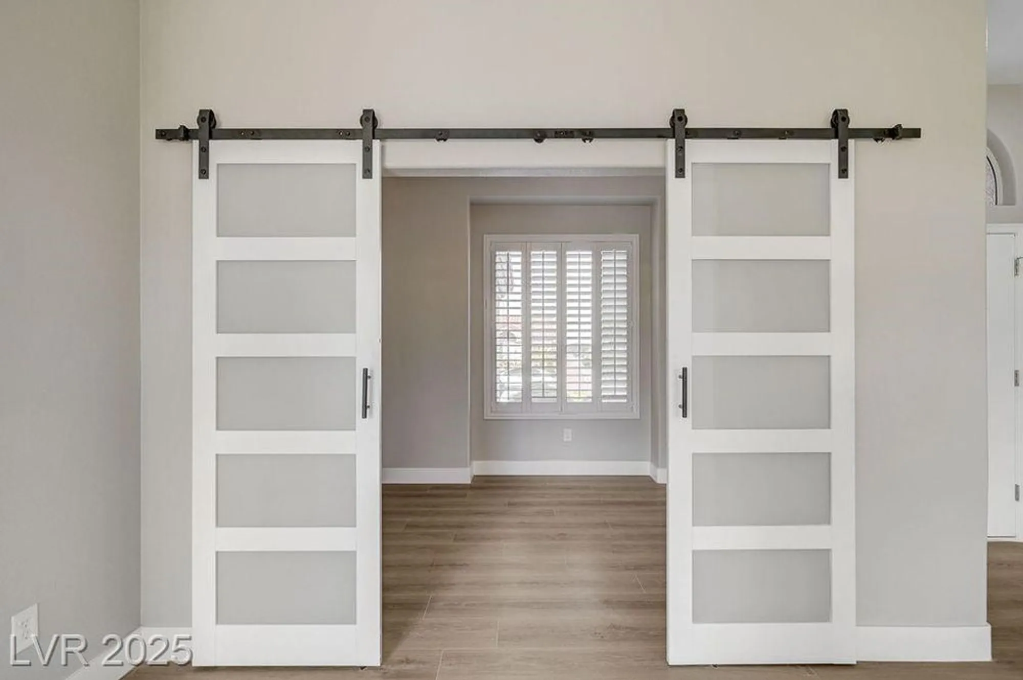 Property Slideshow image 17 of 43 | 9937 villa ridge dr, Las Vegas, NV, 89134