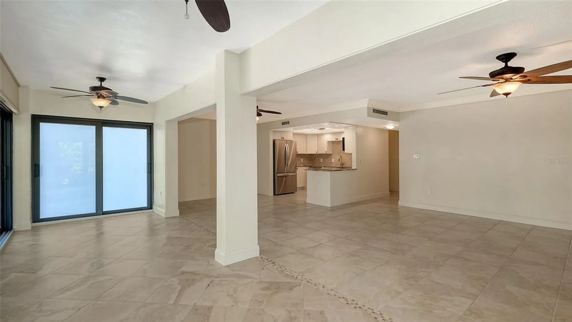 Property Slideshow image 31 of 91 | 225 hourglass way apt 103, Sarasota, FL, 34242