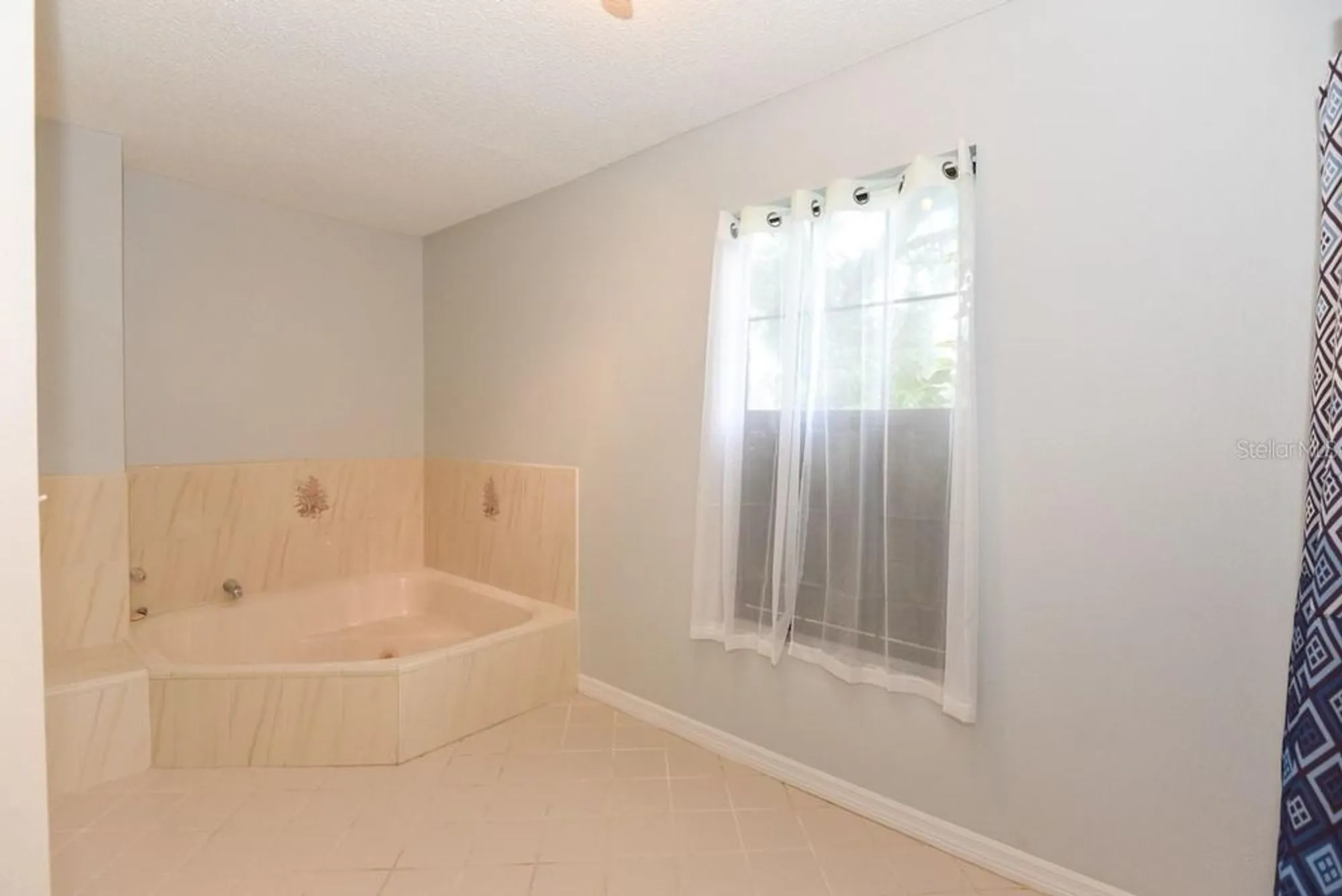 Property Slideshow image 23 of 41 | 24 lake vista way, Ormond Beach, FL, 32174