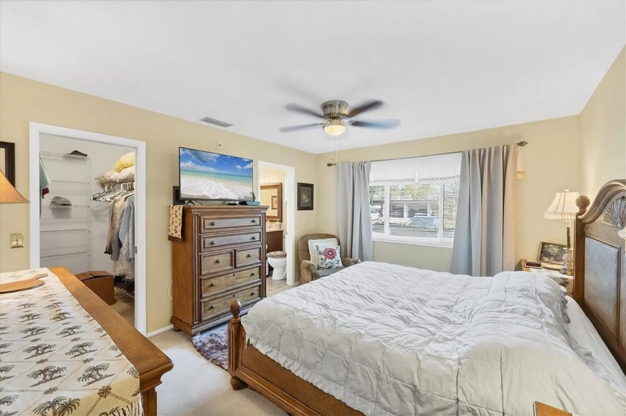 Property Slideshow image 14 of 31 | 3990 overlook bnd 19, Sarasota, FL, 34232