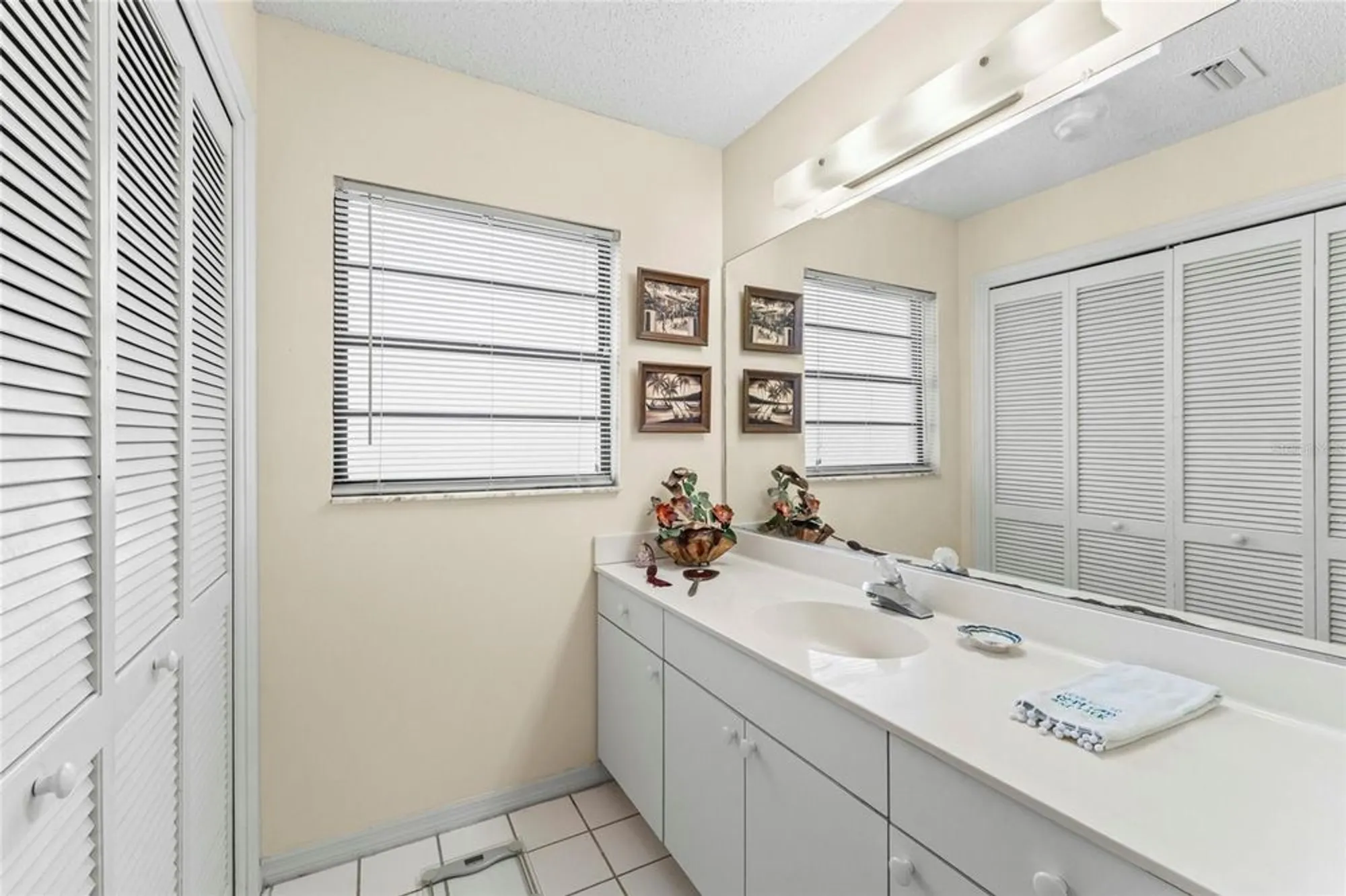 Property Slideshow image 31 of 52 | 1817 new bedford dr, Sun City Center, FL, 33573