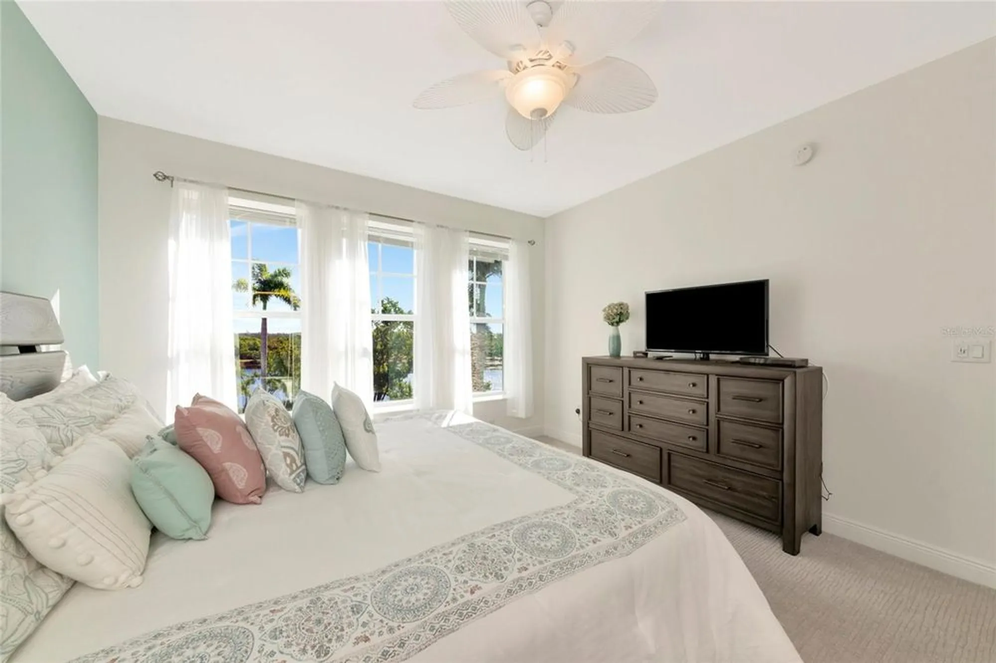 Property Slideshow image 14 of 78 | 395 aruba cir 203, Bradenton, FL, 34209