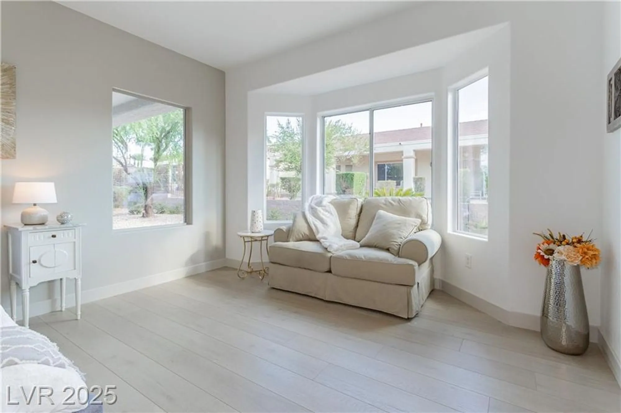 Property Slideshow image 36 of 72 | 2589 evansville ave, Henderson, NV, 89052