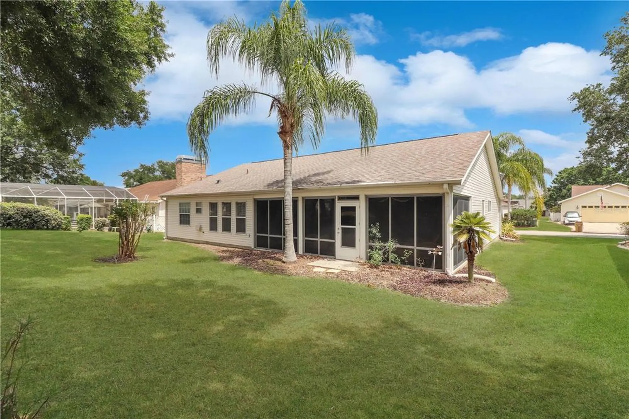 Property Slideshow image 20 of 22 | 25339 crestwater dr, Leesburg, FL, 34748