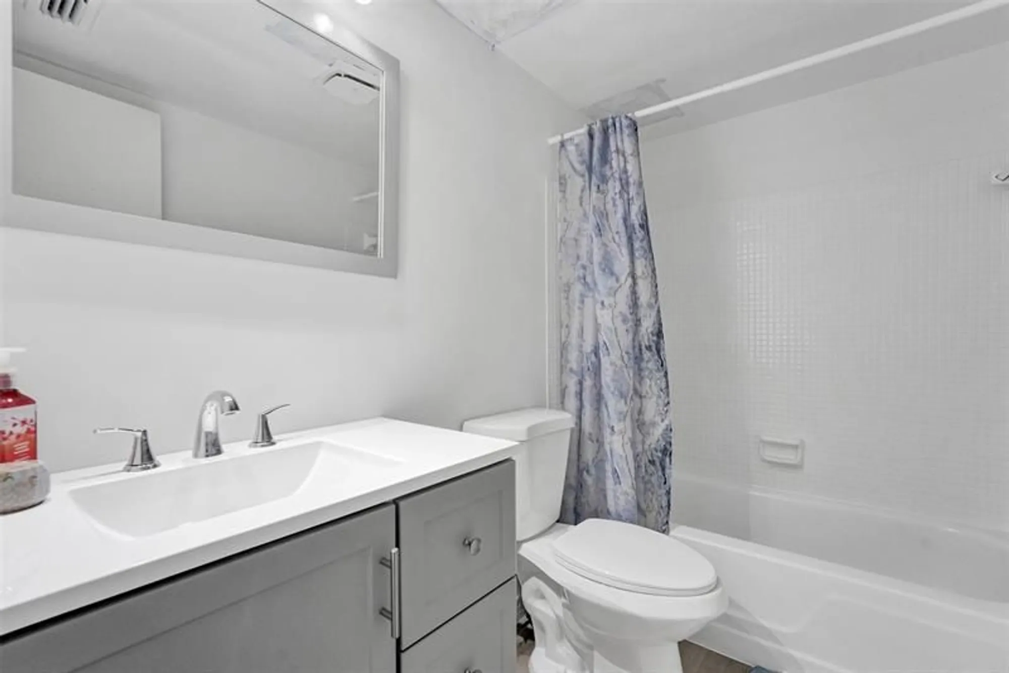 Property Slideshow image 21 of 60 | 7605 nw 5th pl apt 103, Margate, FL, 33063
