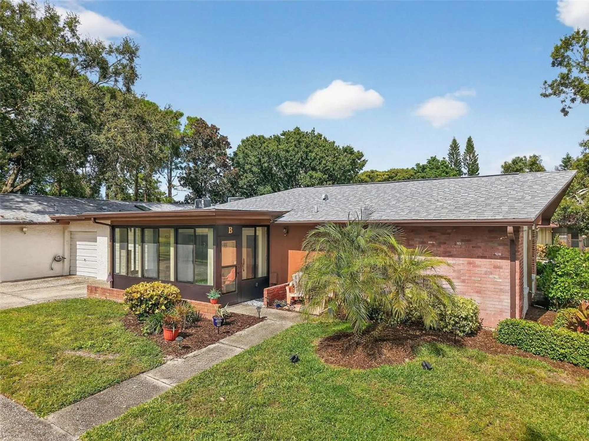 Property Slideshow image 2 of 30 | 2320 shelly dr b, Palm Harbor, FL, 34684